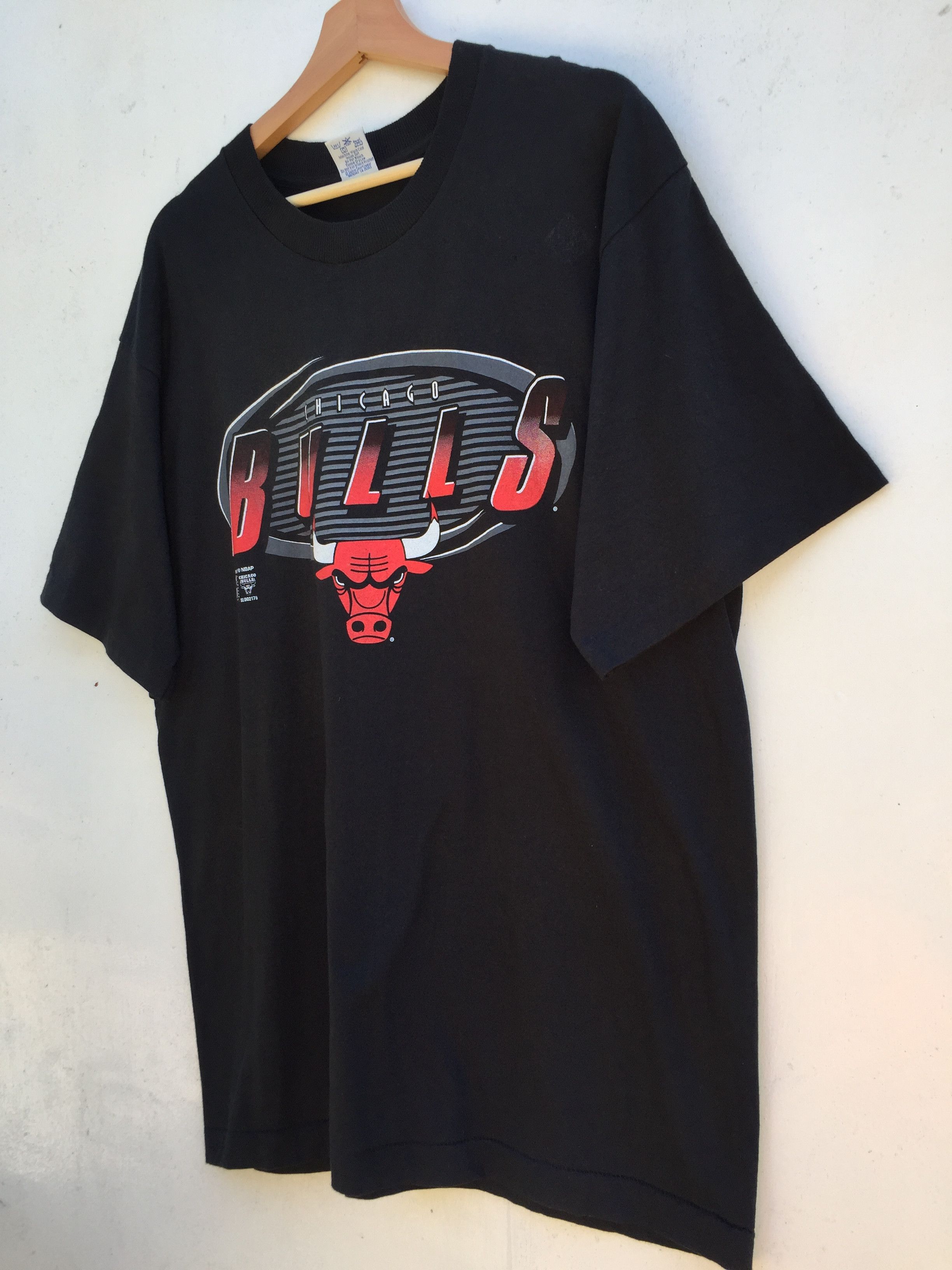 NBA Vintage 90's Salem Sportswear Chicago Bulls NBA T shirt Size US L / EU 52-54 / 3 - 2 Thumbnail