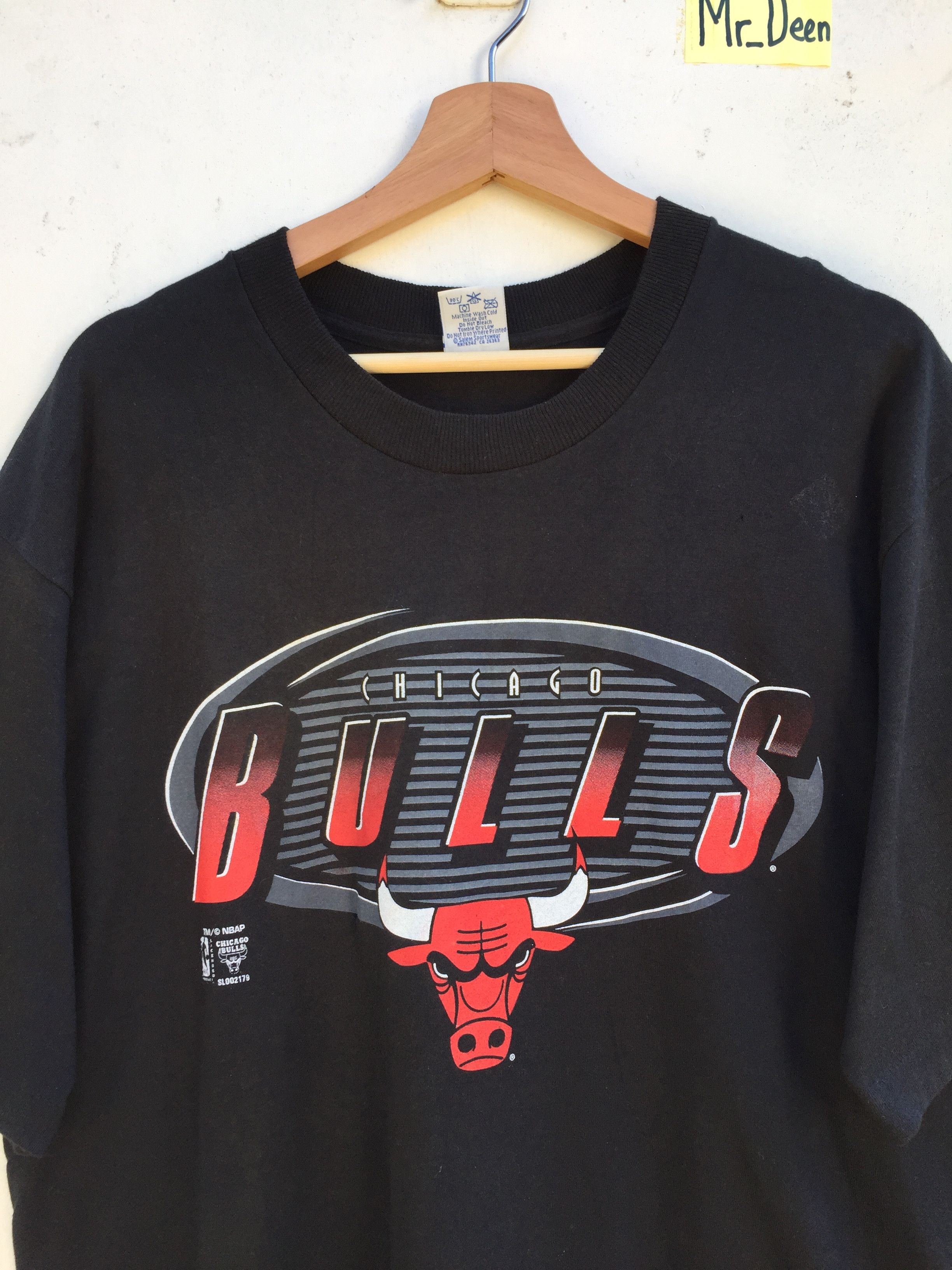 NBA Vintage 90's Salem Sportswear Chicago Bulls NBA T shirt Size US L / EU 52-54 / 3 - 4 Thumbnail