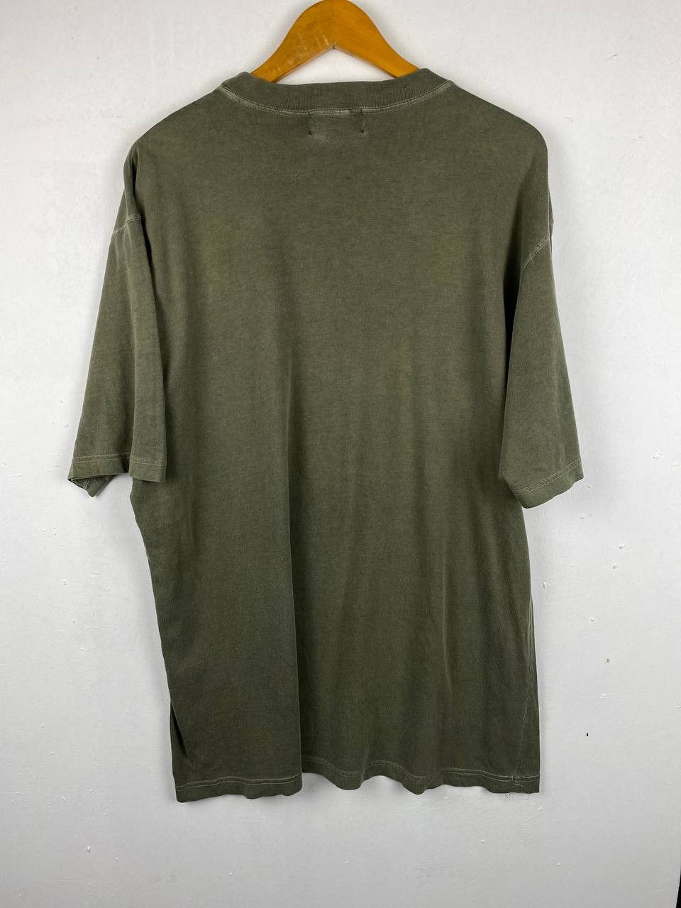 Eddie Bauer Vintage Eddie Bauer Outdoorsman Tshirt Made In Canada Size US M / EU 48-50 / 2 - 5 Thumbnail