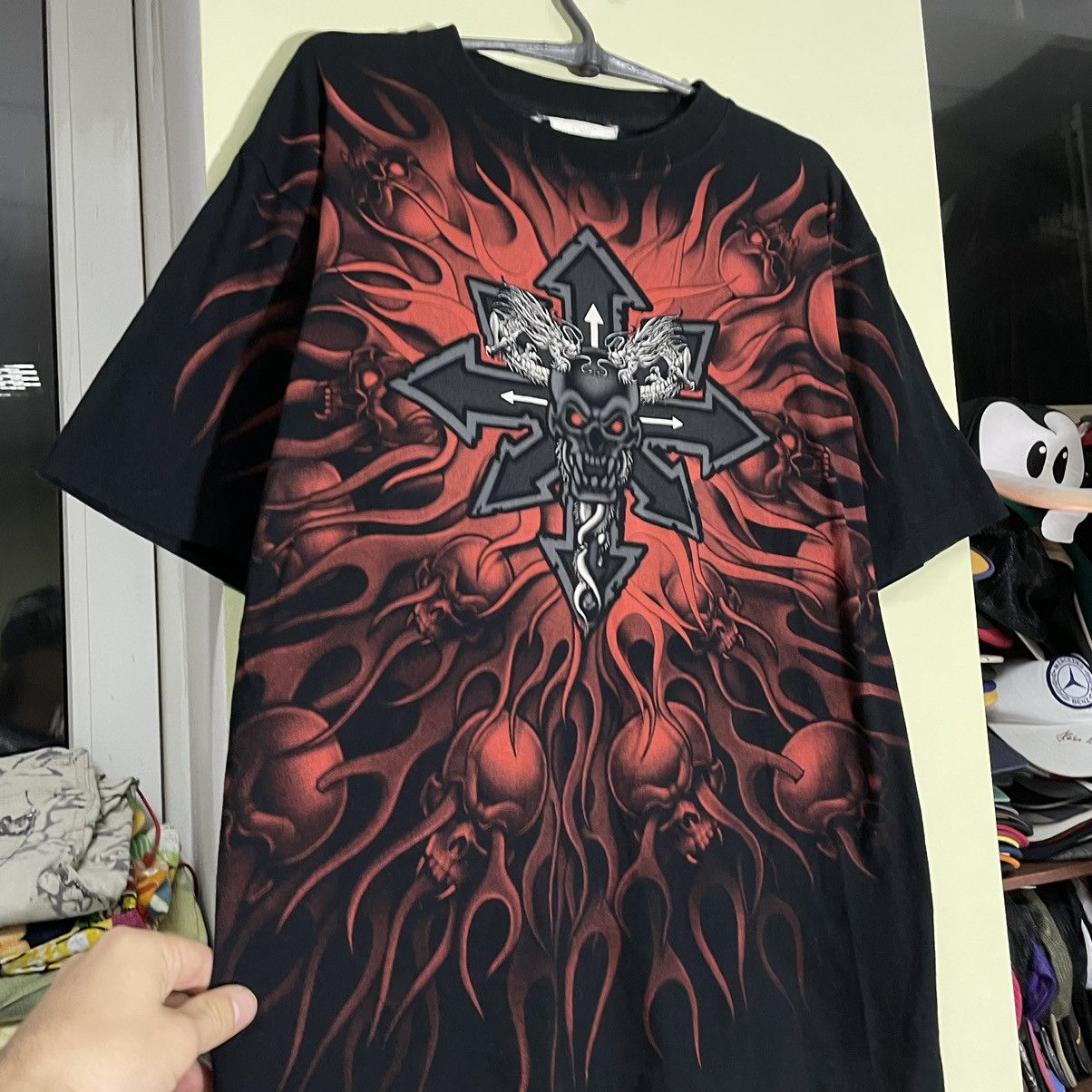 Vintage Vintage 90s Graphic Tee Winged Skull Cross Gothic Horror L Size US L / EU 52-54 / 3 - 4 Thumbnail