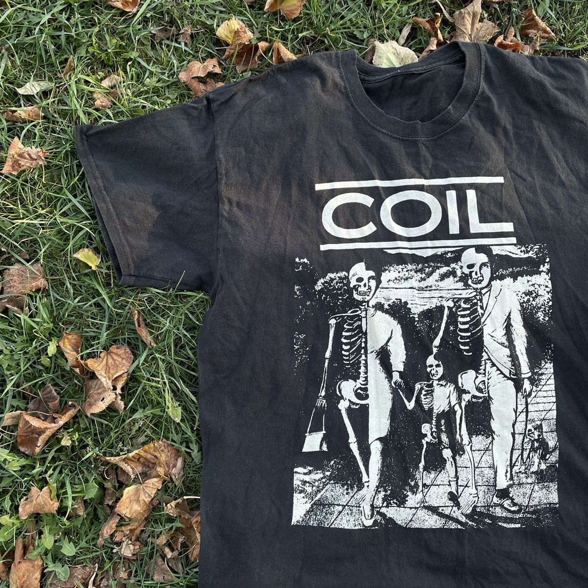 Vintage Vintage Y2K Coil Graphic Tee Grunge Streetwear Black Baggy L Size US L / EU 52-54 / 3 - 3 Thumbnail