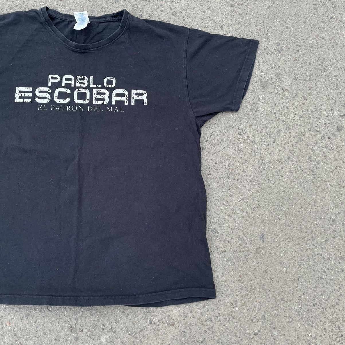 Vintage Vintage 90s Pablo Escobar Graphic Tee Streetwear Black M Size US M / EU 48-50 / 2 - 2 Thumbnail