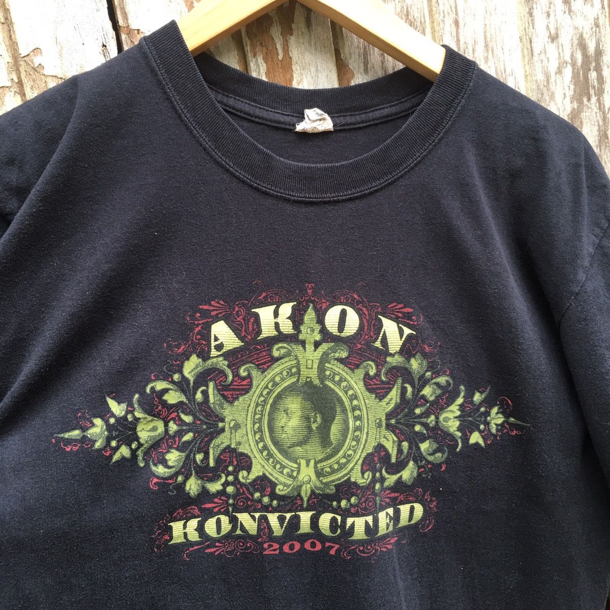 Band Tees Thrashed Faded Vintage Y2K Akon Konvicted ERD GRUNGE TEE Size US M / EU 48-50 / 2 - 1 Thumbnail