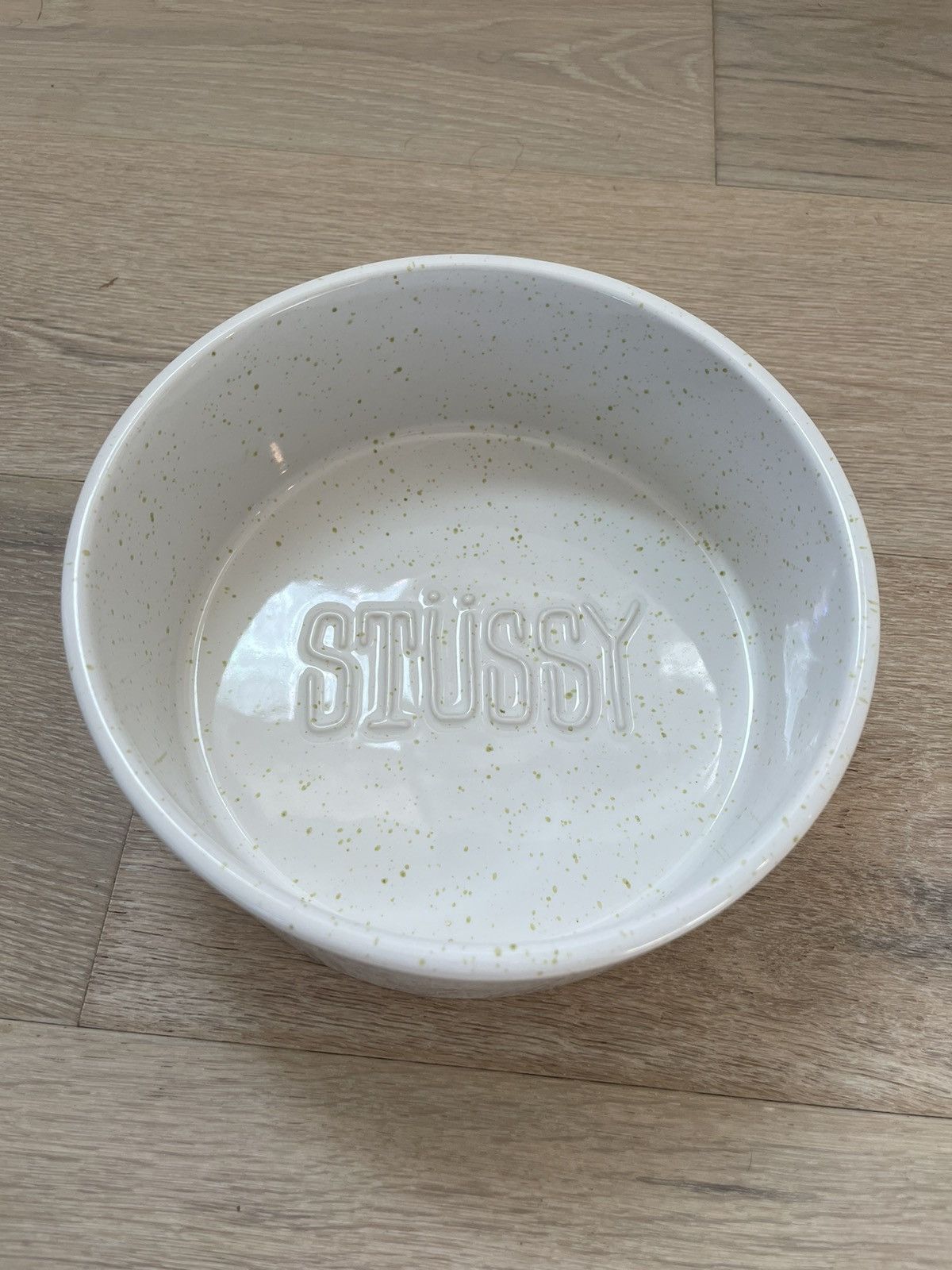 Stussy CERAMIC STOCK DOT PET BOWL 【公式通販】