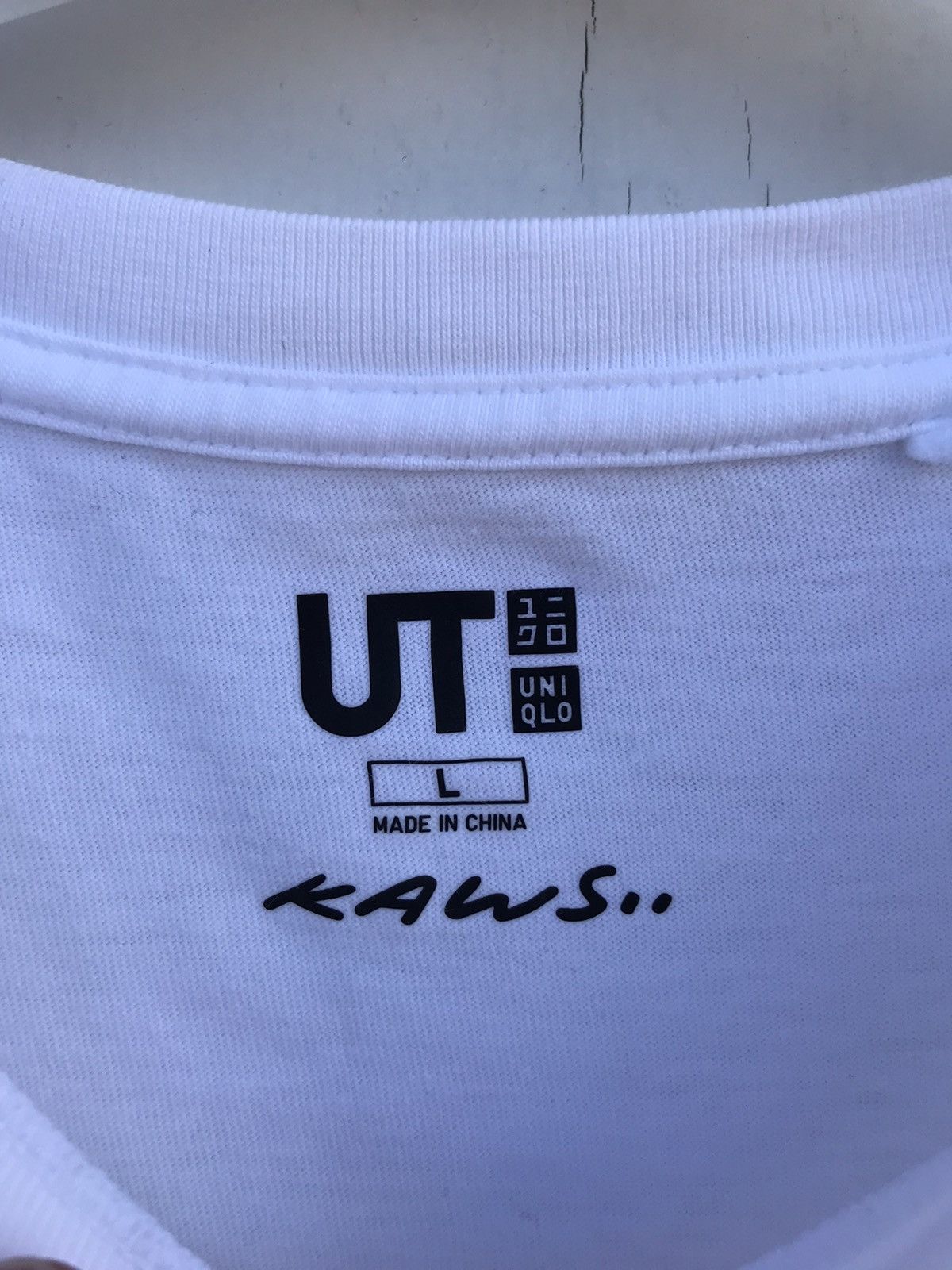 Kaws × Uniqlo Uniqlo X Kaws Big Logo Size US L / EU 52-54 / 3 - 3 Thumbnail