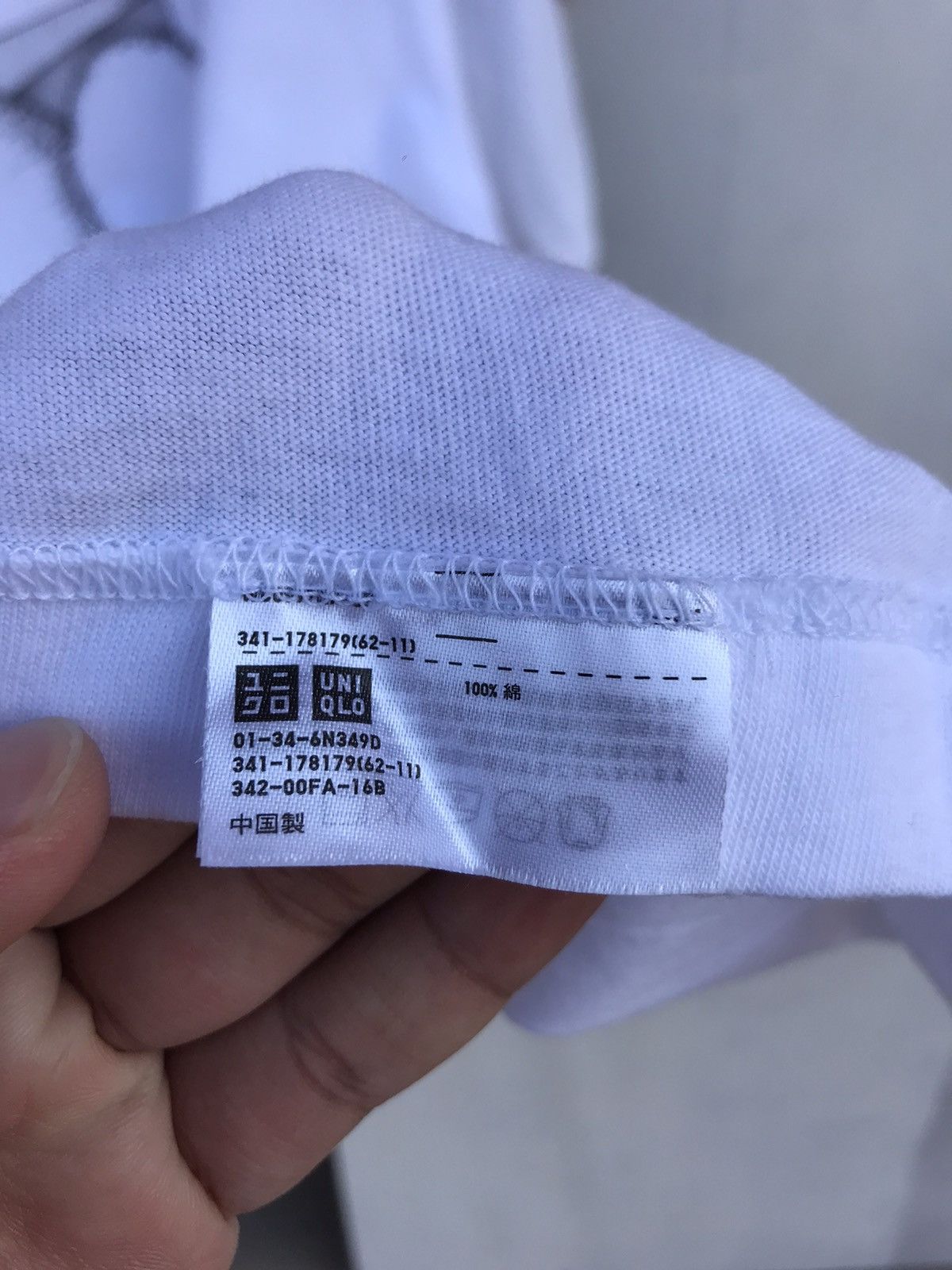 Kaws × Uniqlo Uniqlo X Kaws Big Logo Size US L / EU 52-54 / 3 - 5 Thumbnail