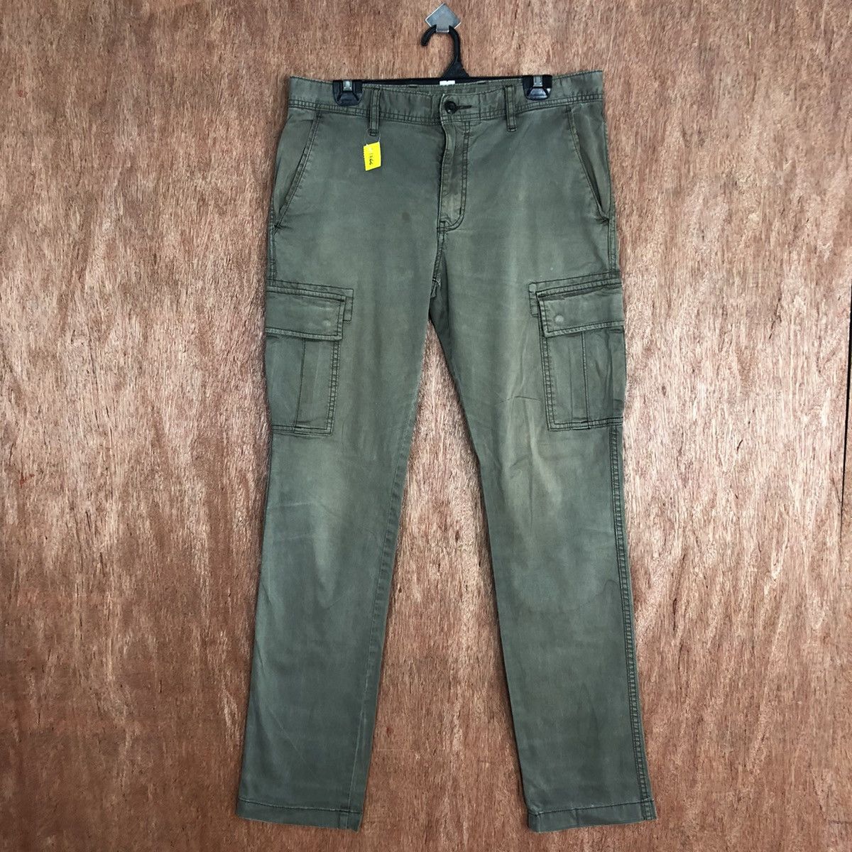 image of Straight Faded x Uniqlo Green Multipocket Tactical Cargo Pants 1866 in Grey, Men's (Size 34)