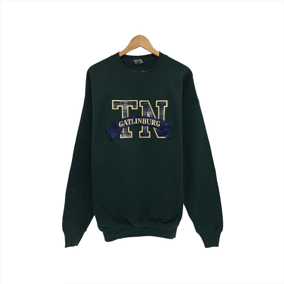 NCAA × Nutmeg Vintage Gatlinburg Sweatshirt Gatlinburg City In Tennessee Size US L / EU 52-54 / 3 - 1 Thumbnail