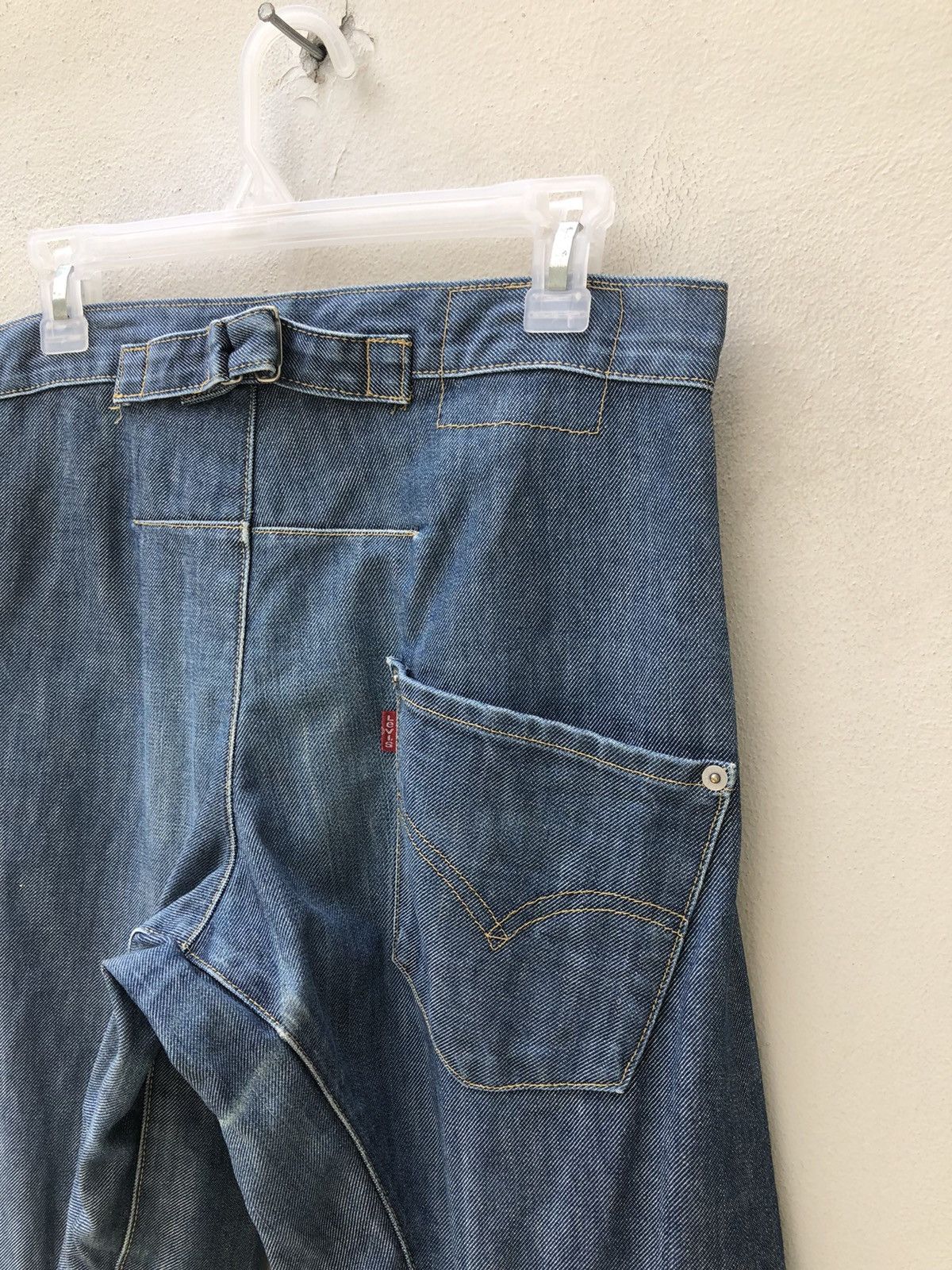 Levi's 2000 Levi’s Engineered Jeans Buckle Back Loose Denim Pant Size US 30 / EU 46 - 16 Thumbnail