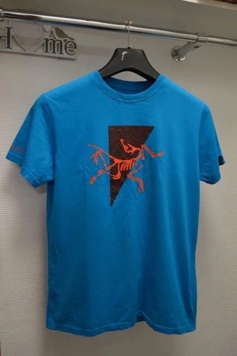 Arc'teryx Arcteryx T-shirt big logo M Size Size US M / EU 48-50 / 2 - 1 Thumbnail