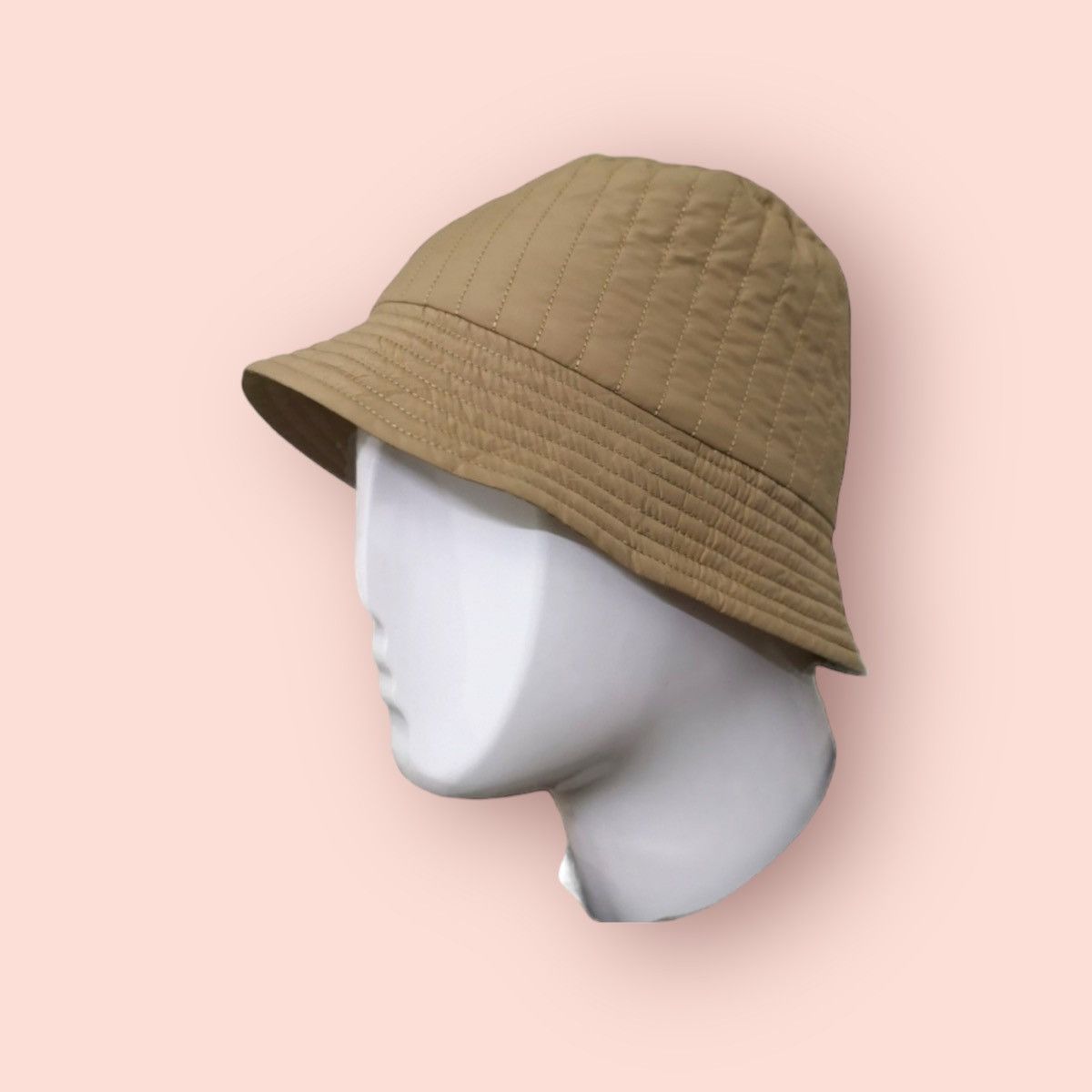 RARE LIGHTWEIGHT PUFFER DESIGN BUCKET HAT