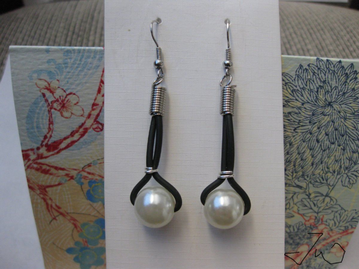 Handmade Pearl bead Stainless Steel Earrings Size ONE SIZE - 1 Thumbnail
