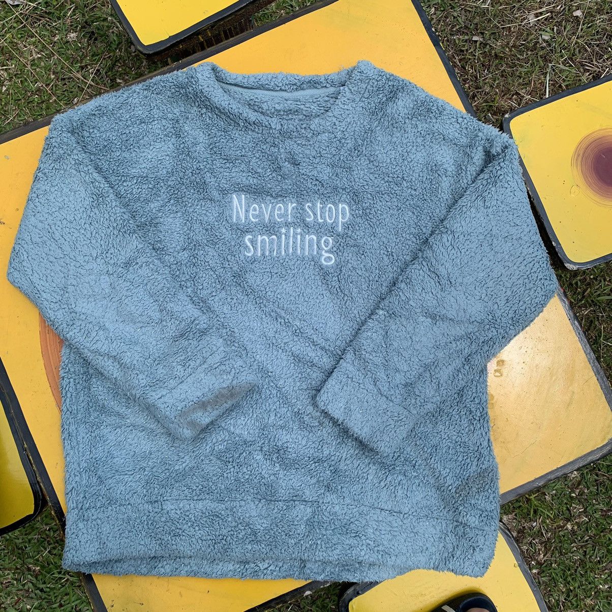 GU Never Stop Smiling fleece sweatshirt Size US XL / EU 56 / 4 - 1 Thumbnail