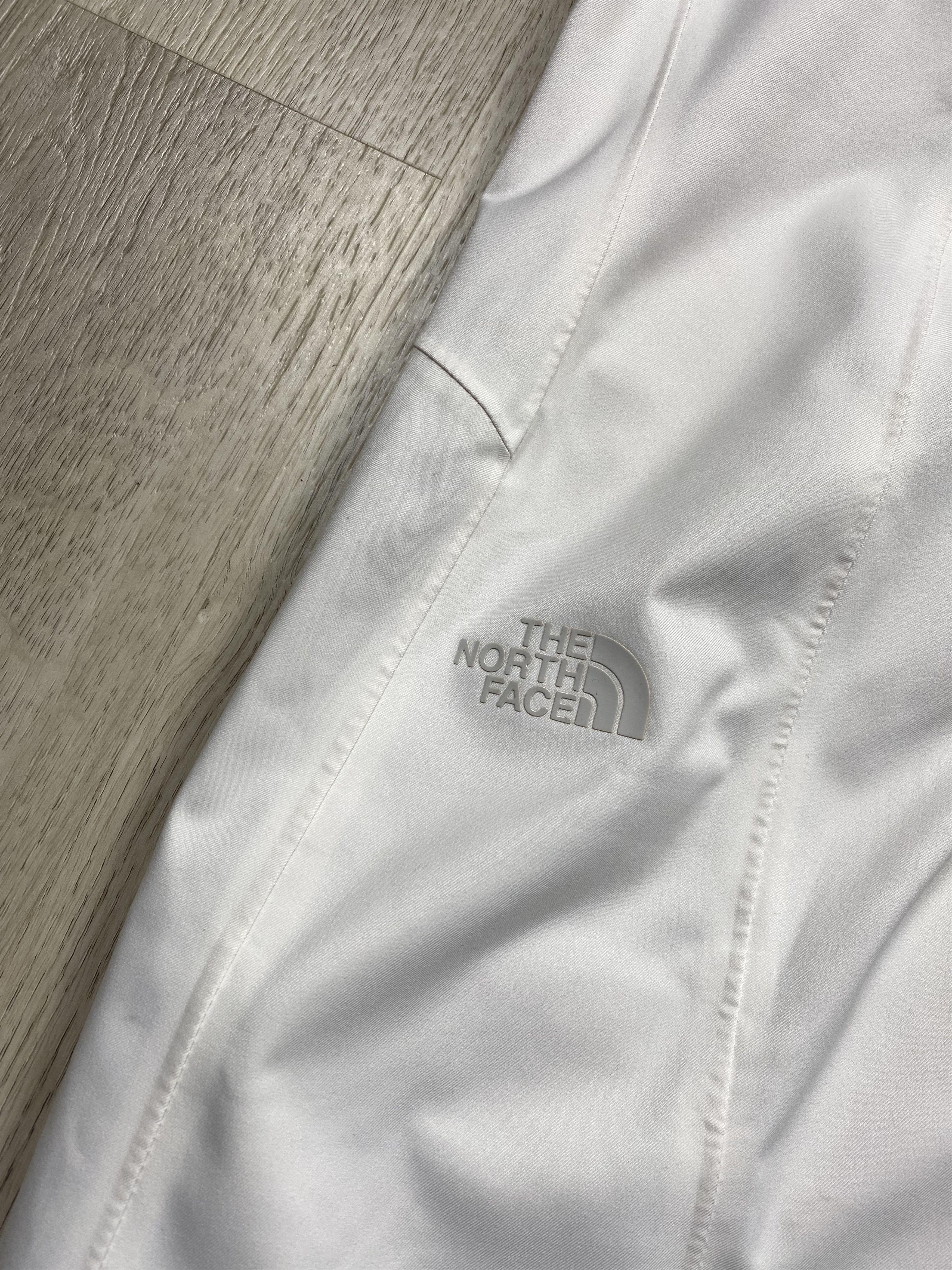 The North Face × Vintage The North Face Vintage WMNS Ski Pants TNF Size 28" / US 6 / IT 42 - 3 Thumbnail
