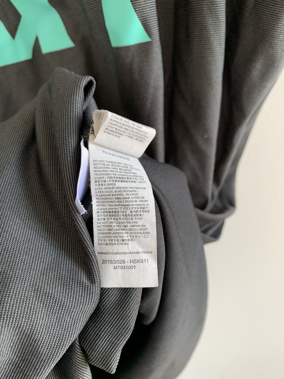 New Balance New Balance x Liverpool Jersey Training 2019/2020 Size US L / EU 52-54 / 3 - 7 Thumbnail