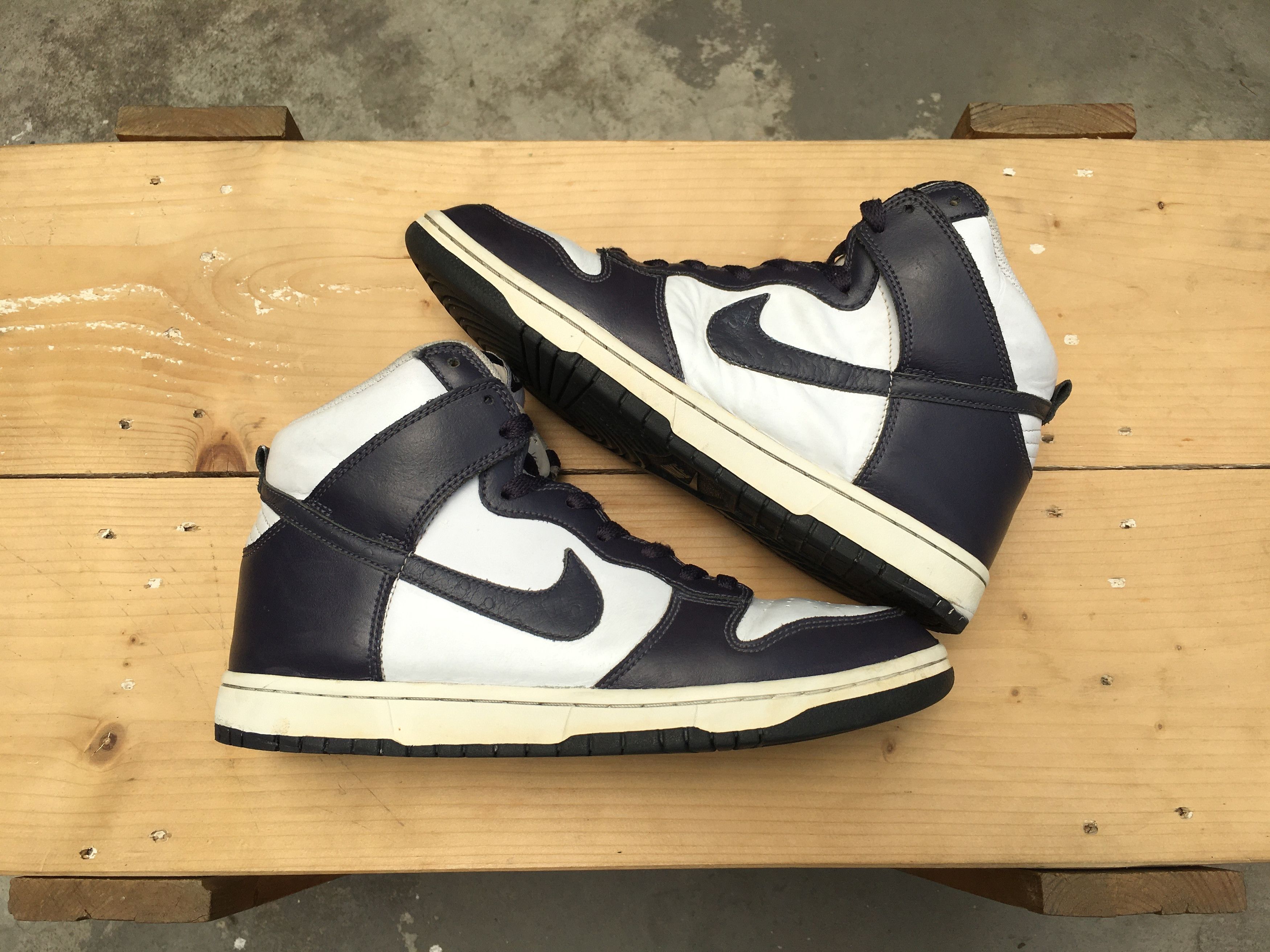 Nike Nike Dunk High Ostrich Swoosh White Gridiron Size US 9.5 / EU 42-43 - 13 Thumbnail