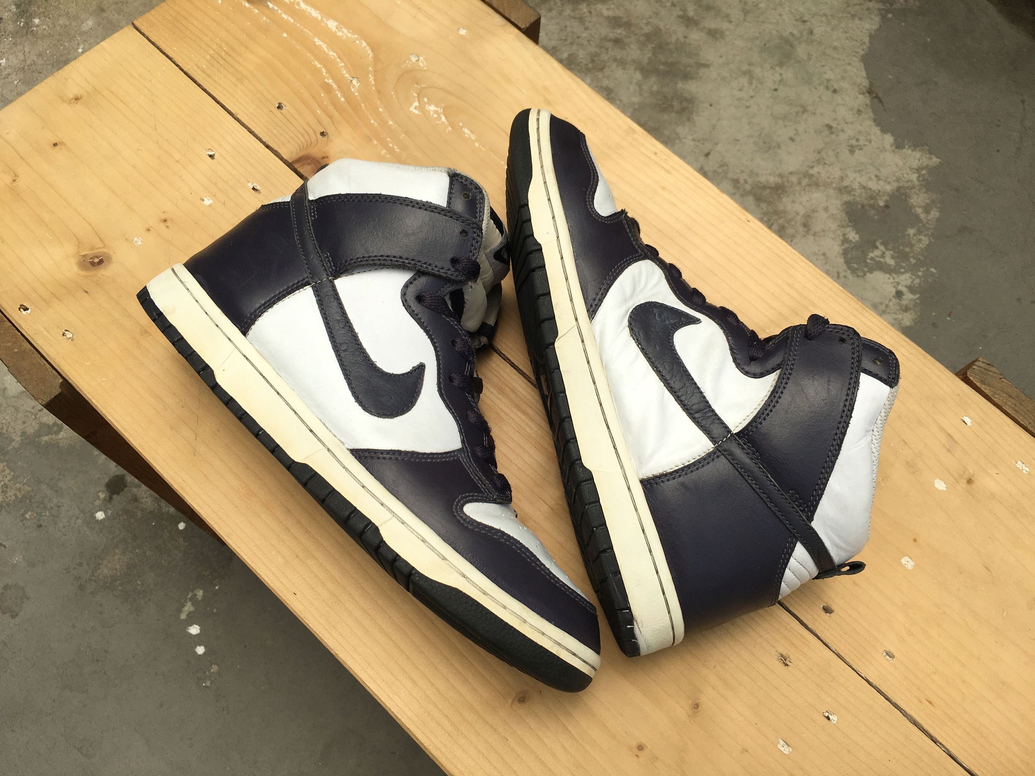 Nike Nike Dunk High Ostrich Swoosh White Gridiron Size US 9.5 / EU 42-43 - 14 Thumbnail