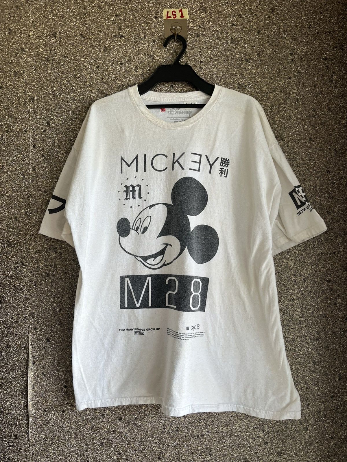 image of Vintage Disney 4Pcs $100 Shipped Ls1 in White, Men's (Size XL)