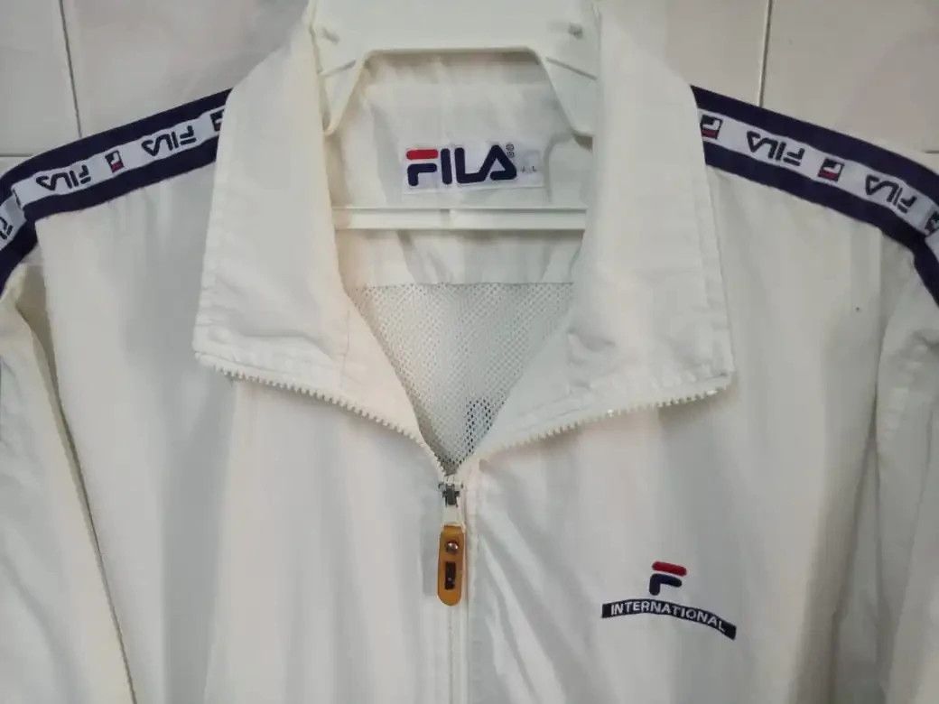 Fila VINTAGE FILA windbreaker Biella Italia Sport sweater Size US L / EU 52-54 / 3 - 3 Thumbnail