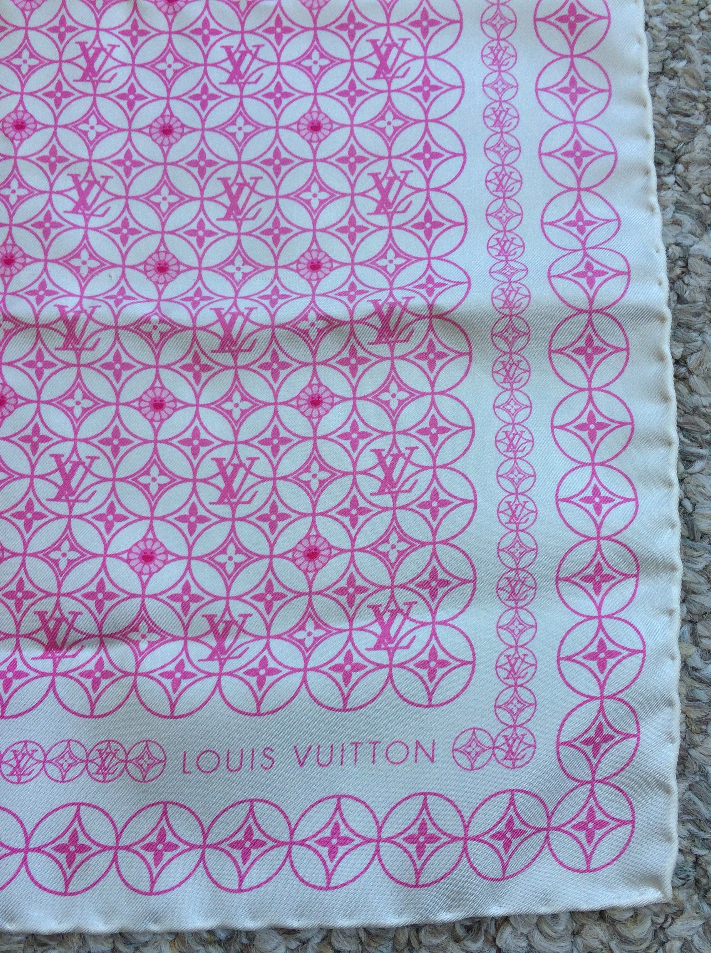 Louis Vuitton × Takashi Murakami NEW S/S 2003 Louis Vuitton Murakami Monogram Silk Scarf Size ONE SIZE - 4 Thumbnail