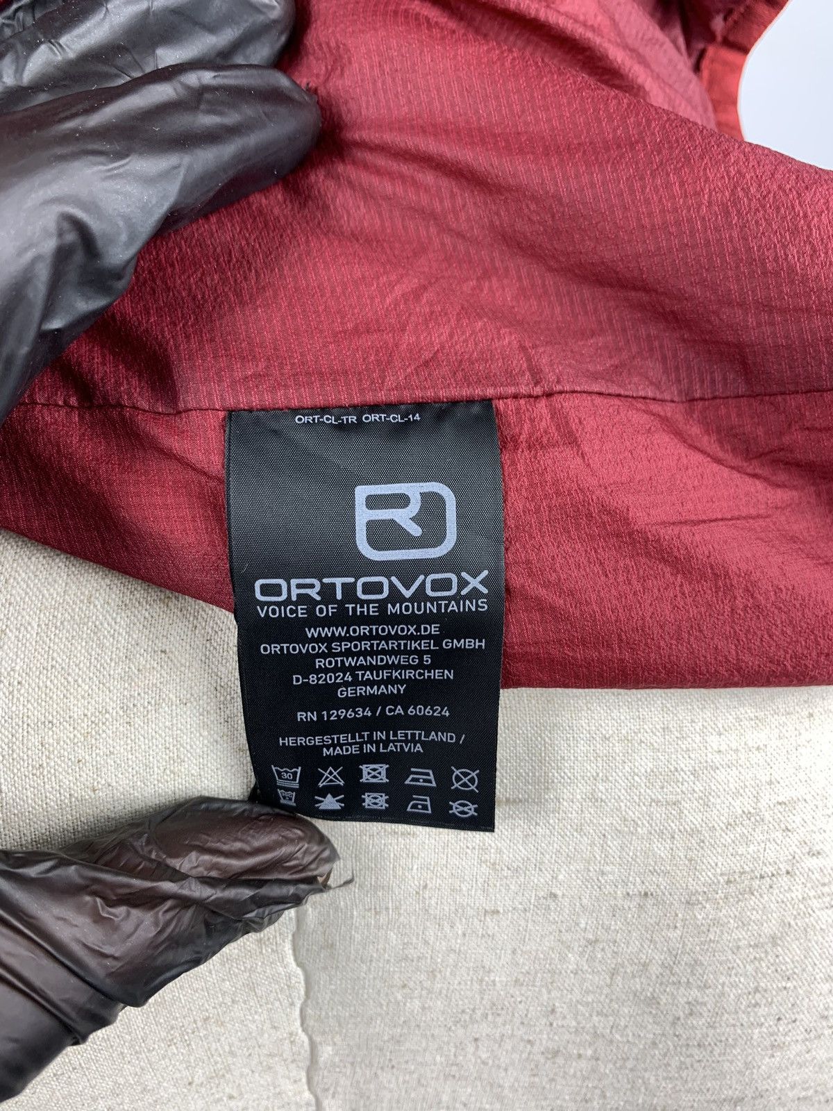 ORTOVOX Ortovox men’s outdoor hiking sleveless vest waistcoat wool Size US XL / EU 56 / 4 - 9 Thumbnail