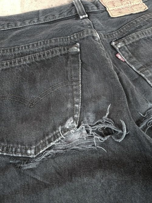 Levi's 90s Vintage Levi's 501 Made In USA Distressed Jeans 31x32 Size US 31 - 6 Thumbnail