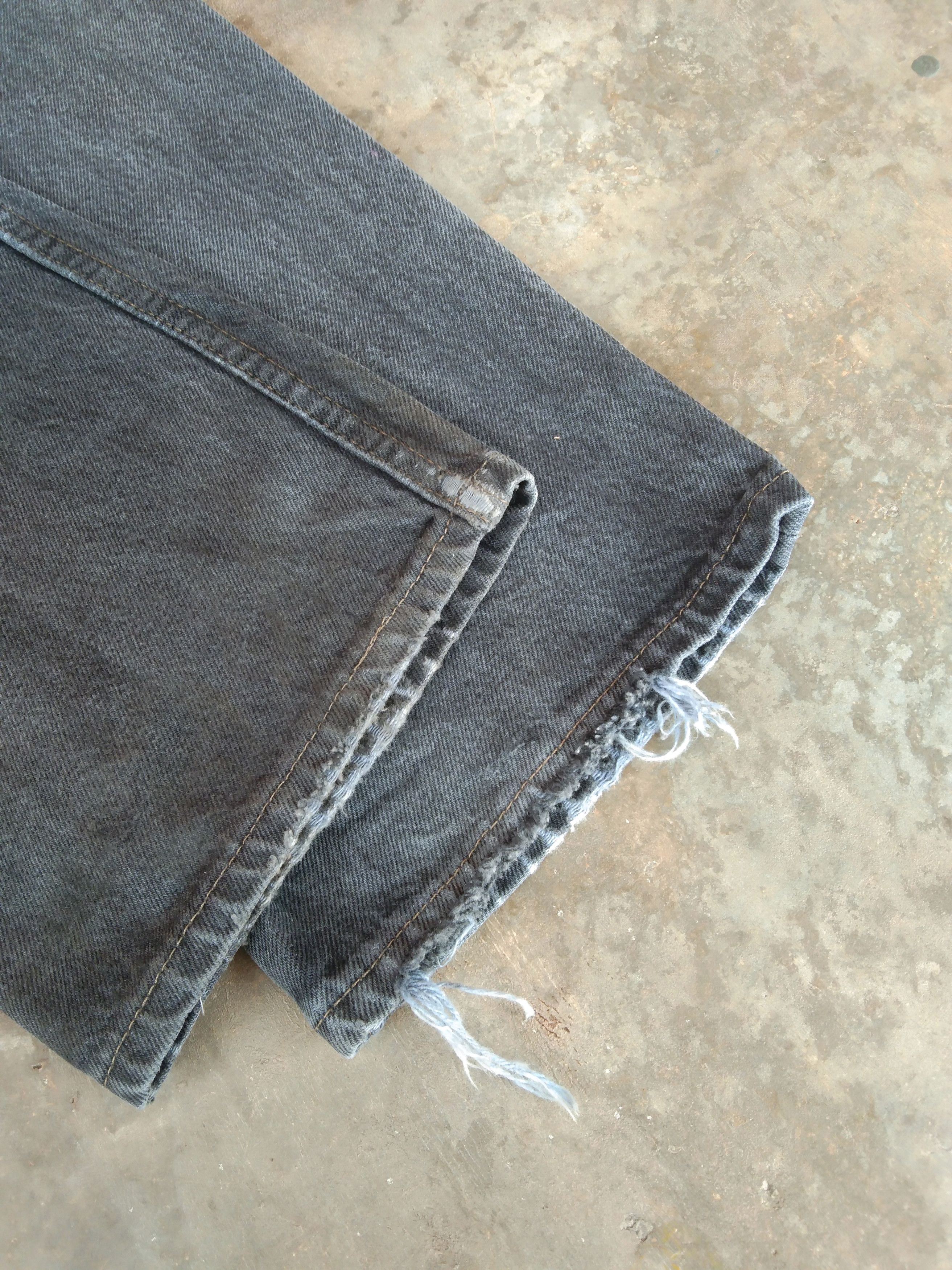Levi's 90s Vintage Levi's 501 Made In USA Distressed Jeans 31x32 Size US 31 - 3 Thumbnail