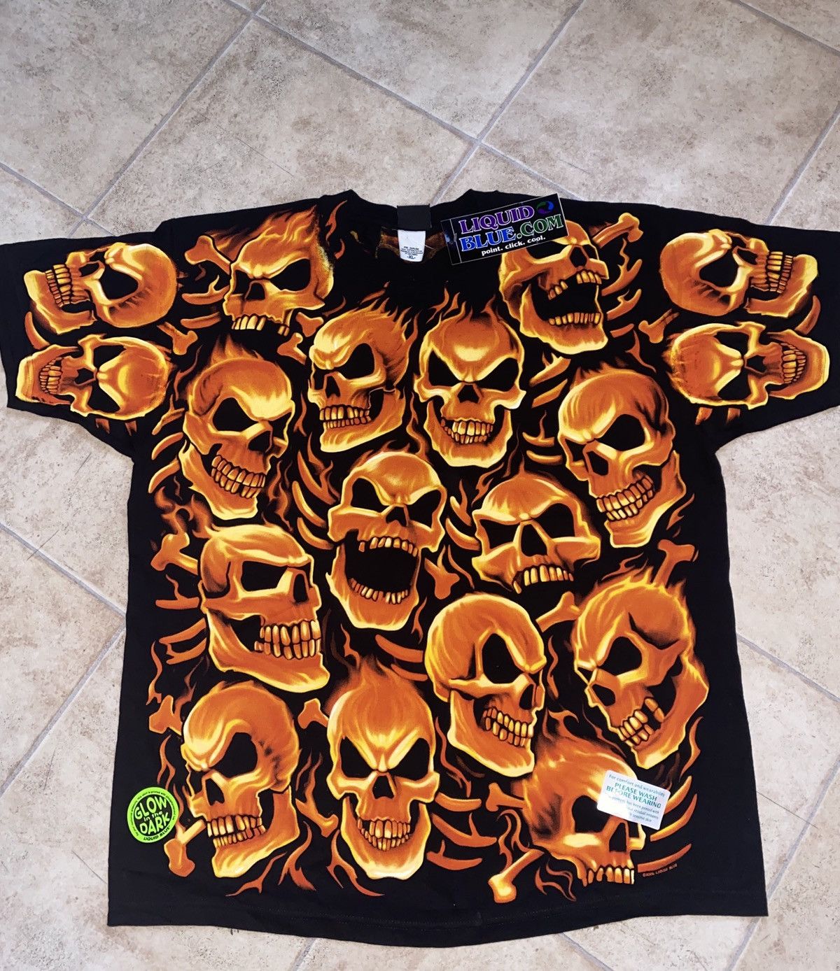 image of Liquid Blue x Skulls Flame Skull 2006 Glow In Dark in Orange, Men's (Size XL)