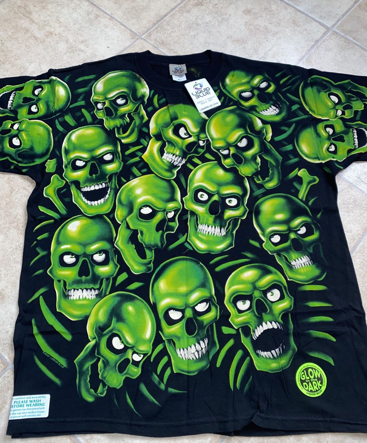 image of Liquid Blue x Skulls Skull Pile OG 2001 Glow In Dark Carhartt Stussy Bape in Green, Men's (Size XL)