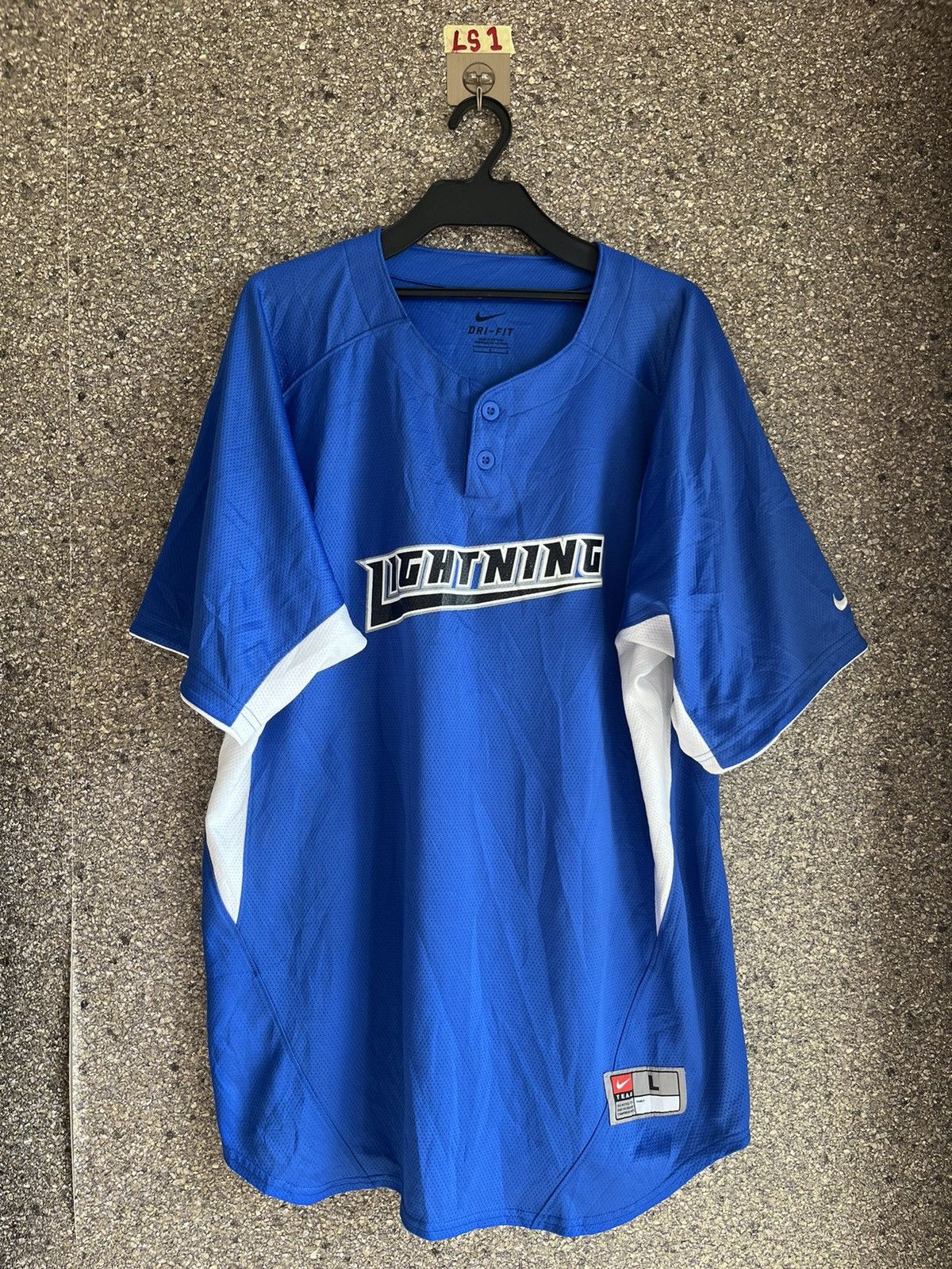 Rap Tees Vintage NFL HOCKEY ICE hip hop jersey 3pcs $100 shipped LS1 Size US L / EU 52-54 / 3 - 1 Thumbnail