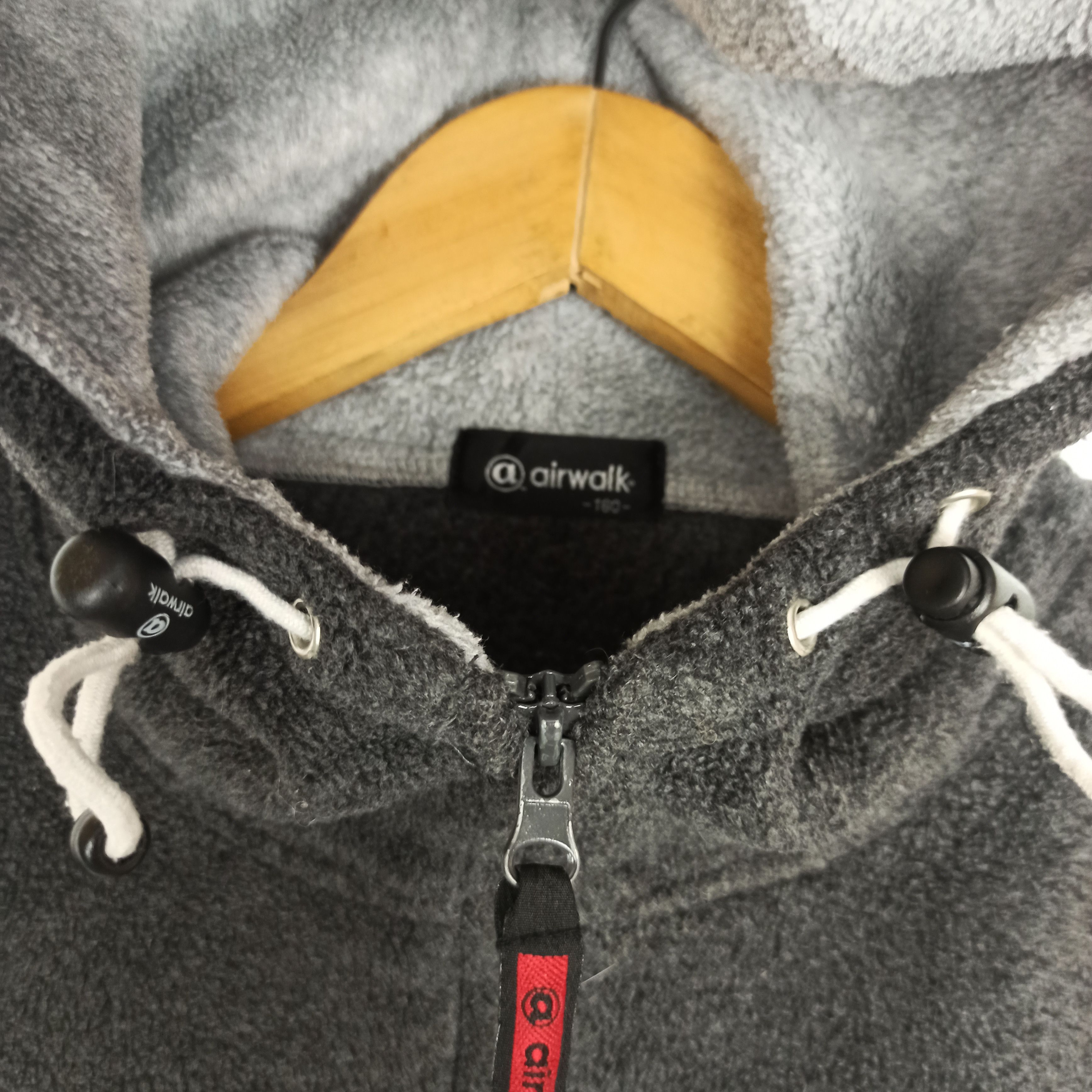 Airwalk Rare Airwalk Hoodie Fleece Jacket Big Logo Spells Out Size US M / EU 48-50 / 2 - 9 Thumbnail