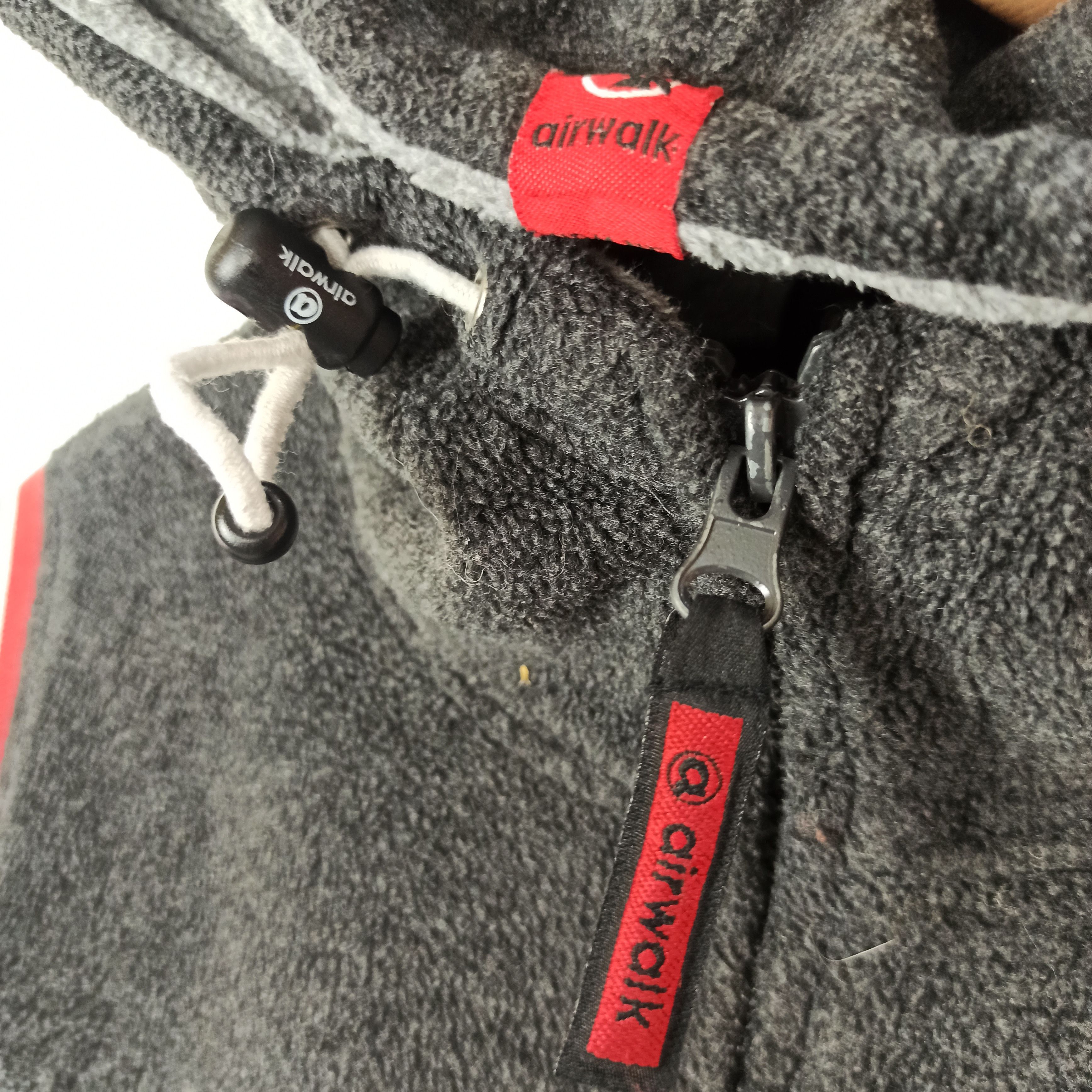 Airwalk Rare Airwalk Hoodie Fleece Jacket Big Logo Spells Out Size US M / EU 48-50 / 2 - 7 Thumbnail