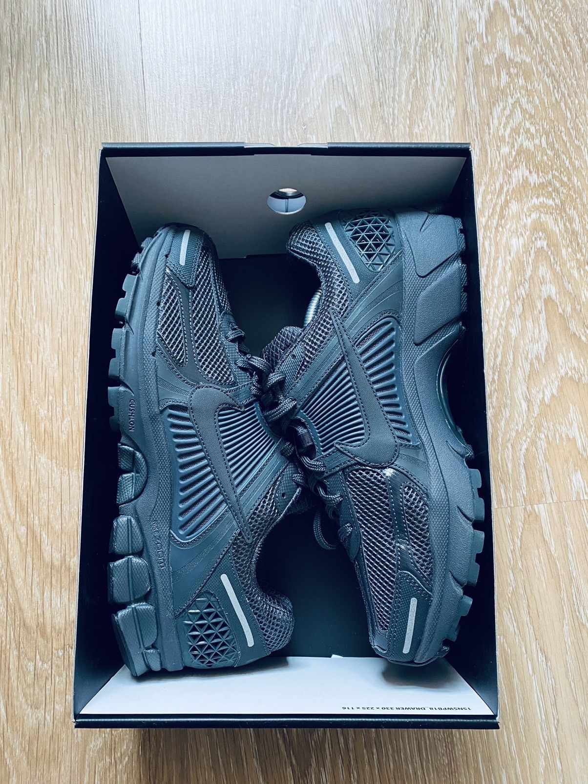 A-COLD-WALL* × Nike NikeLab Air Zoom Vomero5 P6000 React Pegasus Size US 10 / EU 43 - 5 Thumbnail