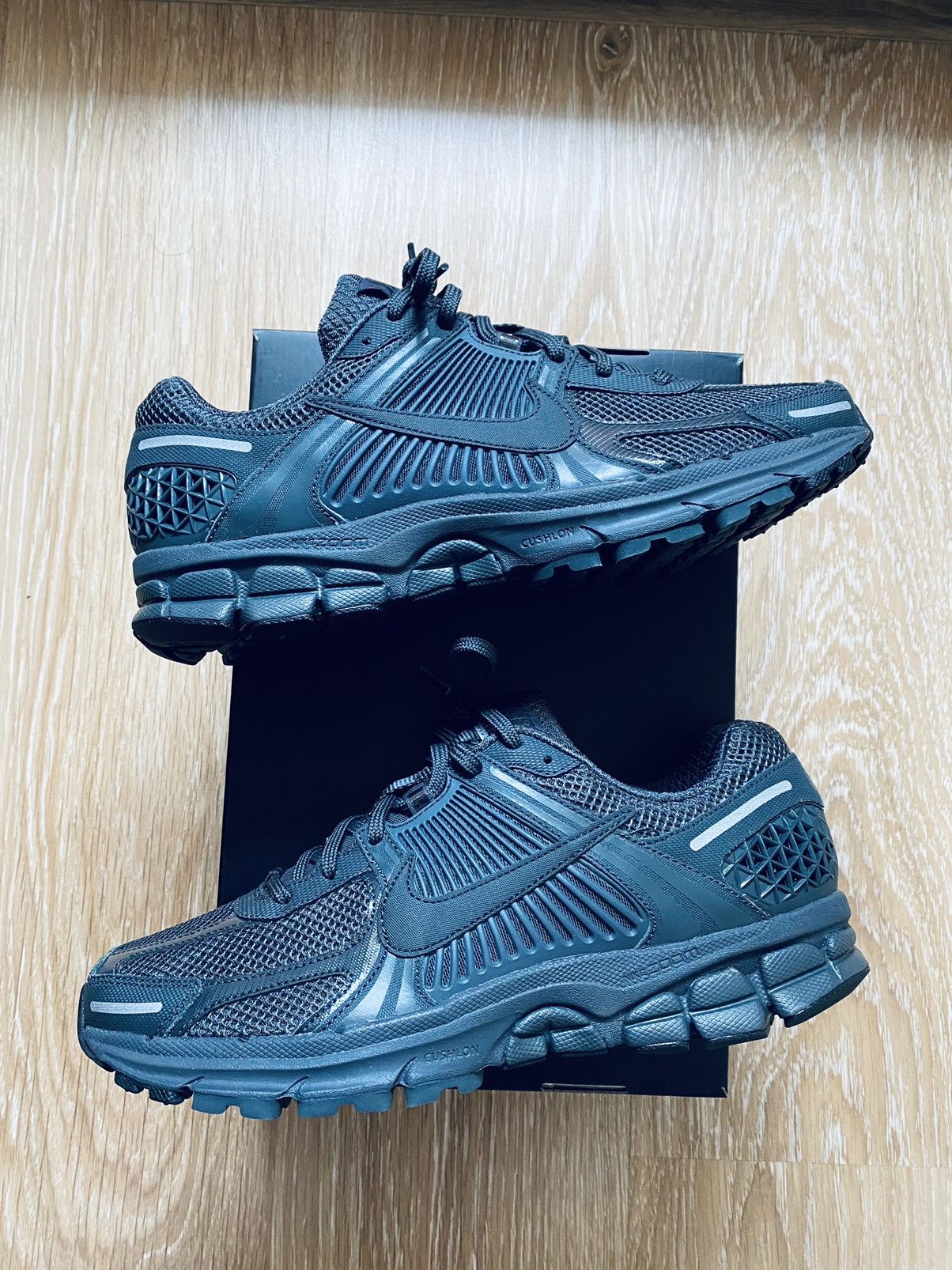 A-COLD-WALL* × Nike NikeLab Air Zoom Vomero5 P6000 React Pegasus Size US 10 / EU 43 - 4 Thumbnail