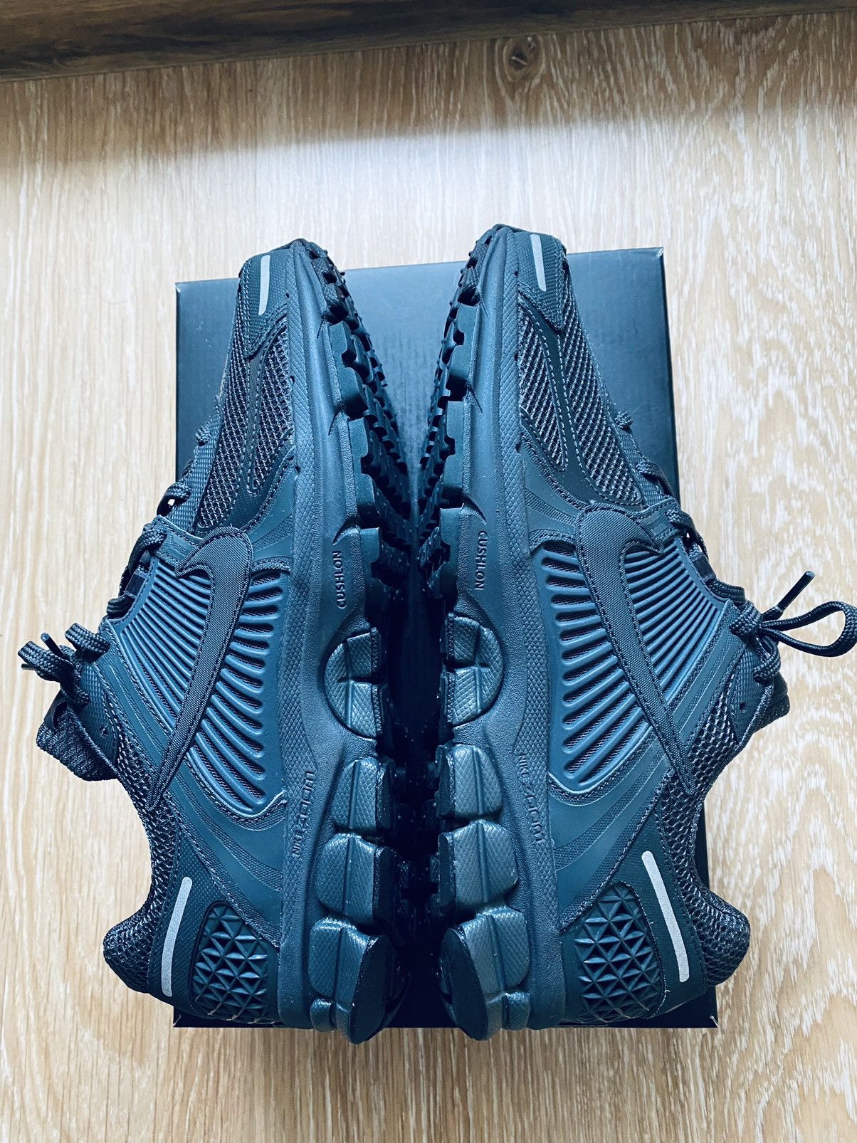 A-COLD-WALL* × Nike NikeLab Air Zoom Vomero5 P6000 React Pegasus Size US 10 / EU 43 - 10 Thumbnail