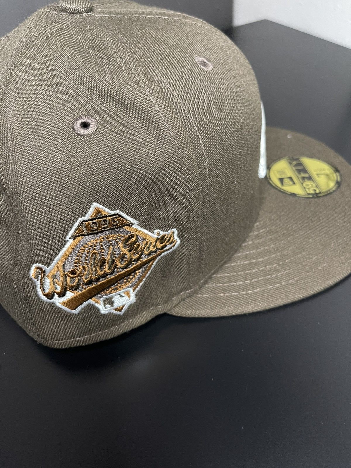 New Era Atlanta Braves 1995 World Series Fitted Hat Size ONE SIZE - 3 Thumbnail
