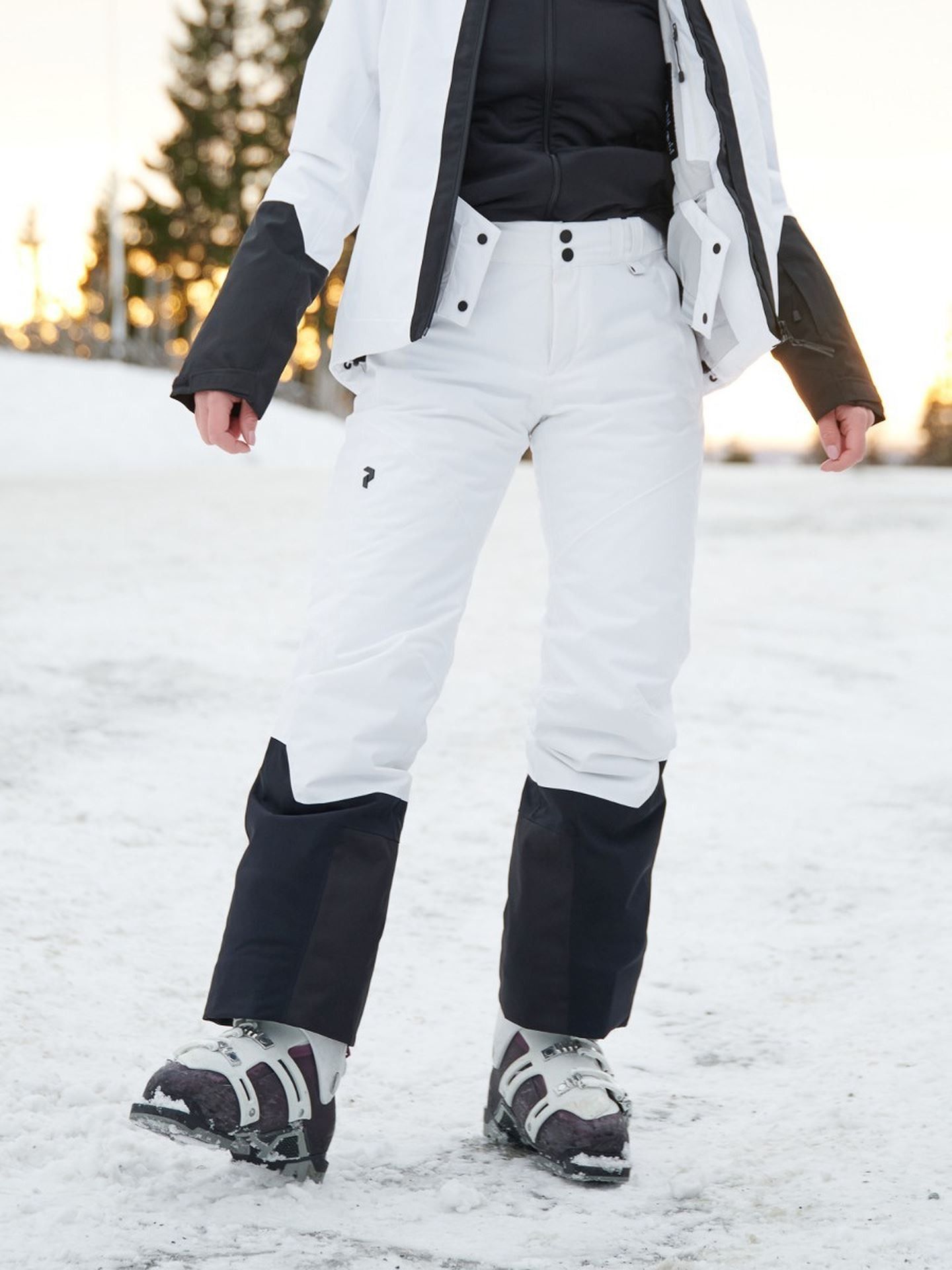 image of Outdoor Life x Peak Performance Rider Ski Snow Off-White Women's Pants in Black White (Size 36)