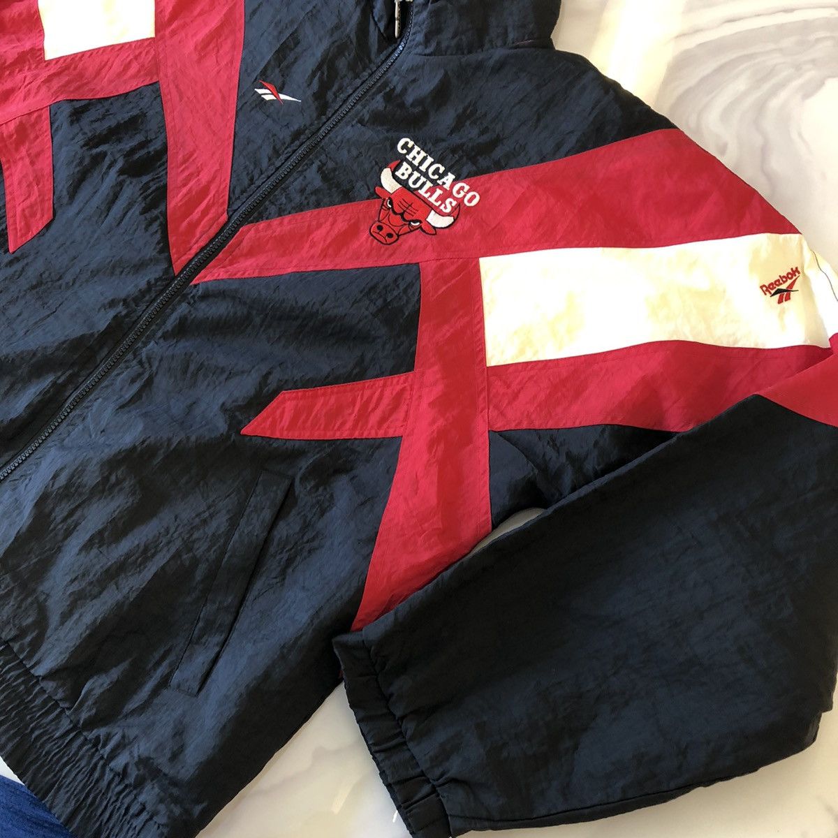 NBA × Reebok Rare Vintage 90s Chicago Bulls By Reebok Jacket Size US M / EU 48-50 / 2 - 3 Thumbnail