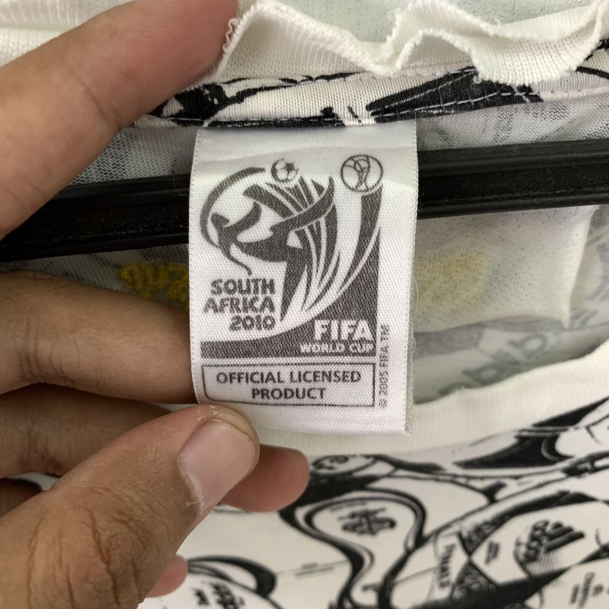 Adidas Overprint Adidas Official South Africa Fifa World Cup Tshirt Size US M / EU 48-50 / 2 - 3 Thumbnail