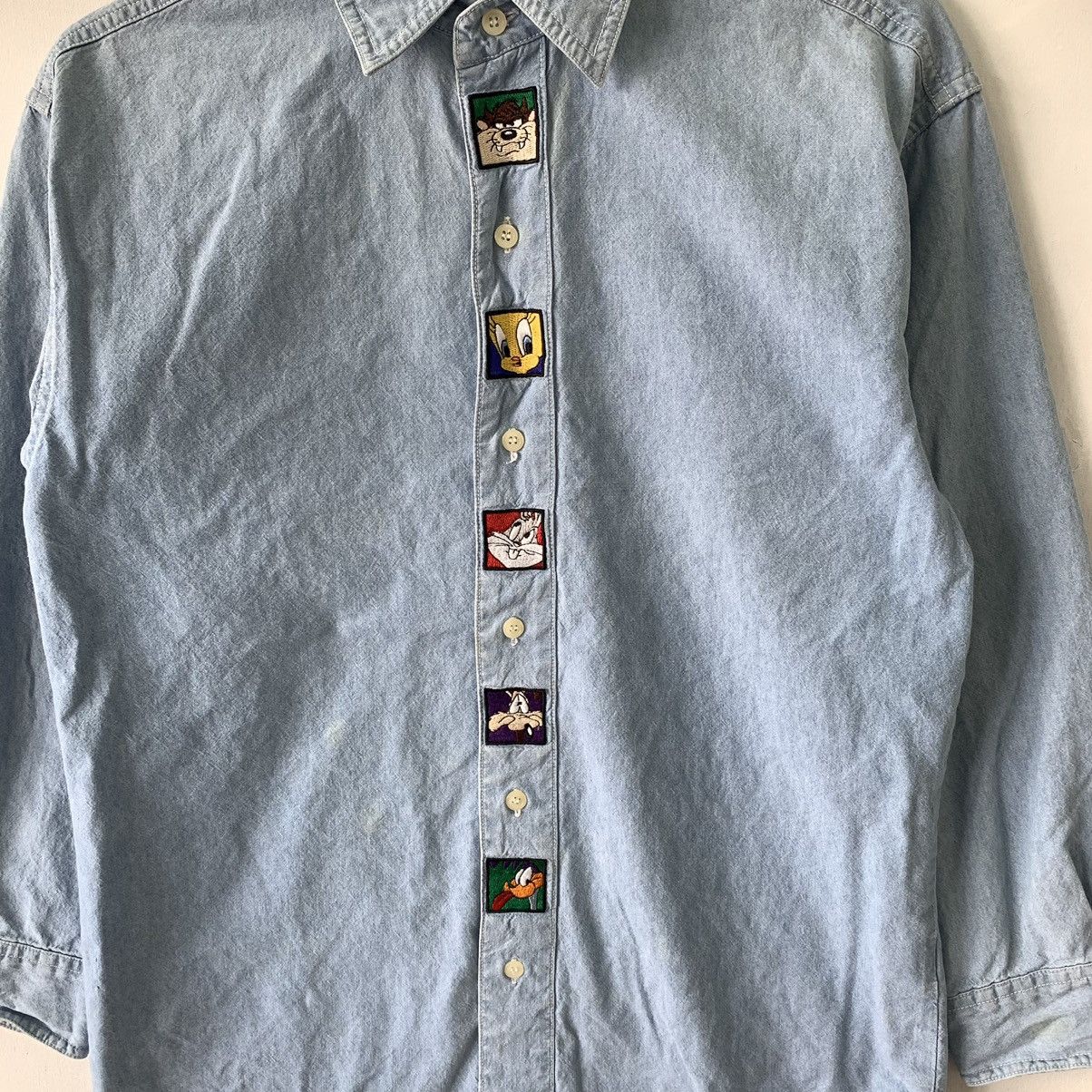 Cartoon Network × Vintage × Warner Bros Vintage 1996 Warner Bros Cartoon Chambray Button Up Shirt Size US S / EU 44-46 / 1 - 2 Thumbnail