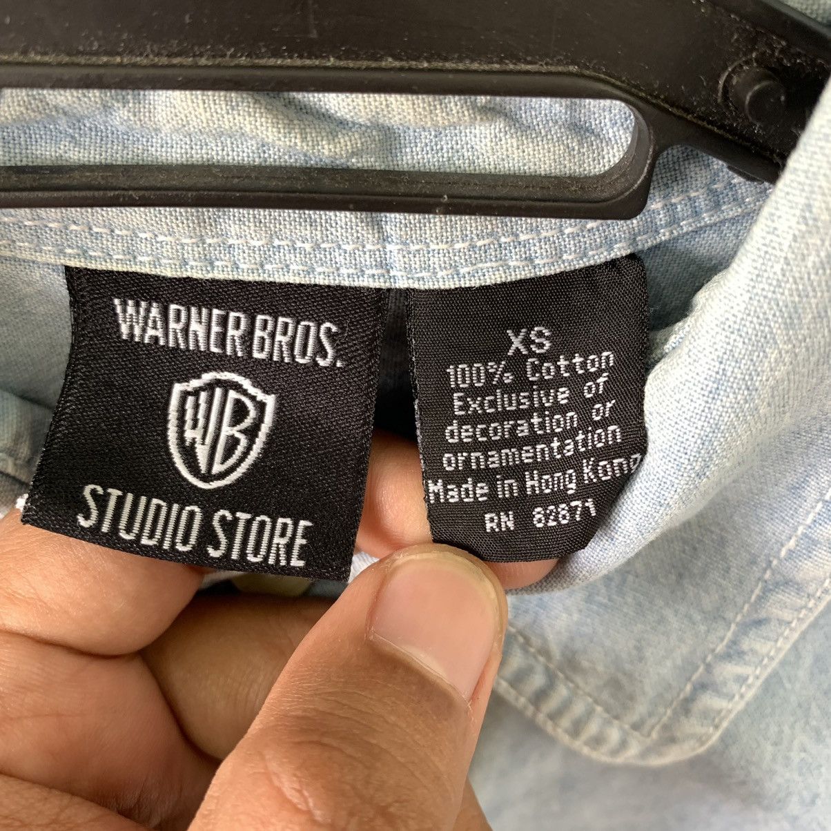 Cartoon Network × Vintage × Warner Bros Vintage 1996 Warner Bros Cartoon Chambray Button Up Shirt Size US S / EU 44-46 / 1 - 3 Thumbnail