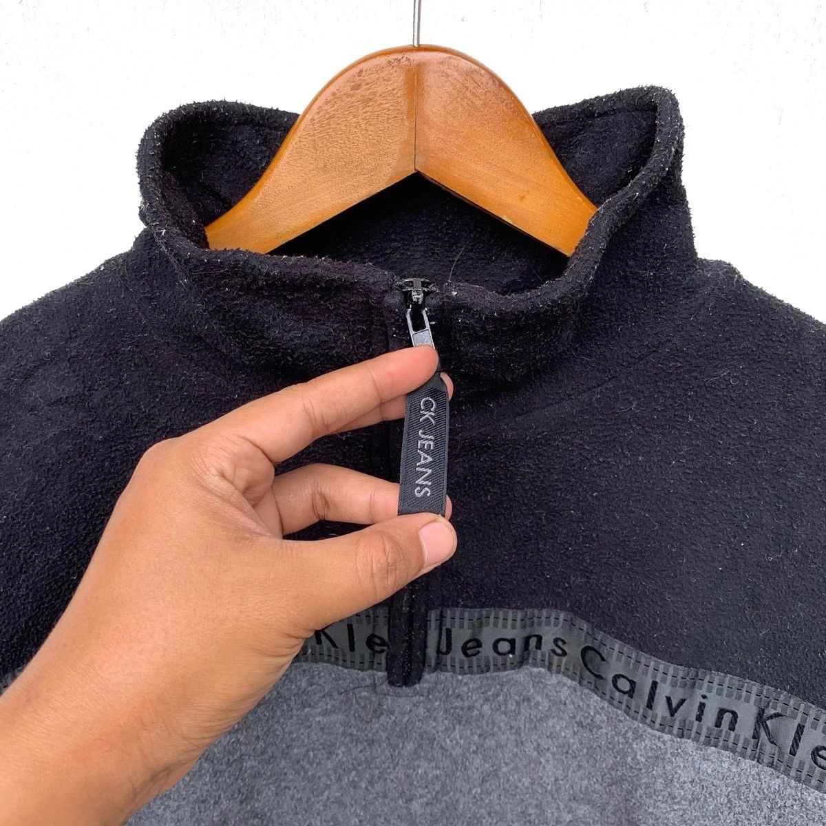 Calvin Klein × Vintage Vintage Calvin Klein Sidetape Fleece Quarter Zip Sweatshirt Size US L / EU 52-54 / 3 - 4 Thumbnail