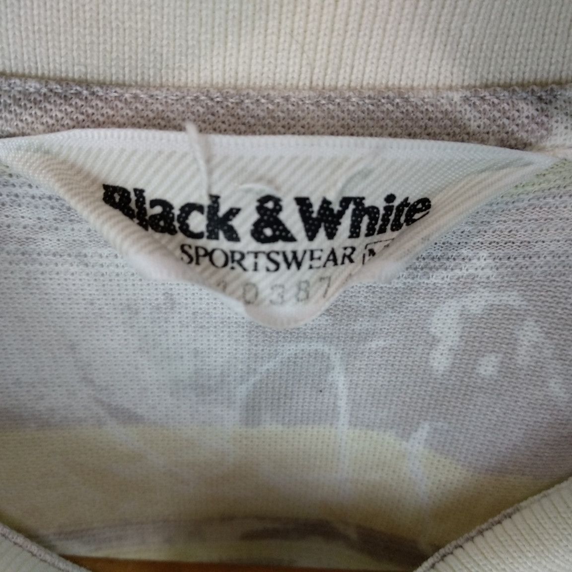 Japanese Brand Japanese Vintage 90's BLACK & WHITE Sportswear Polo Shirt Size US M / EU 48-50 / 2 - 5 Thumbnail
