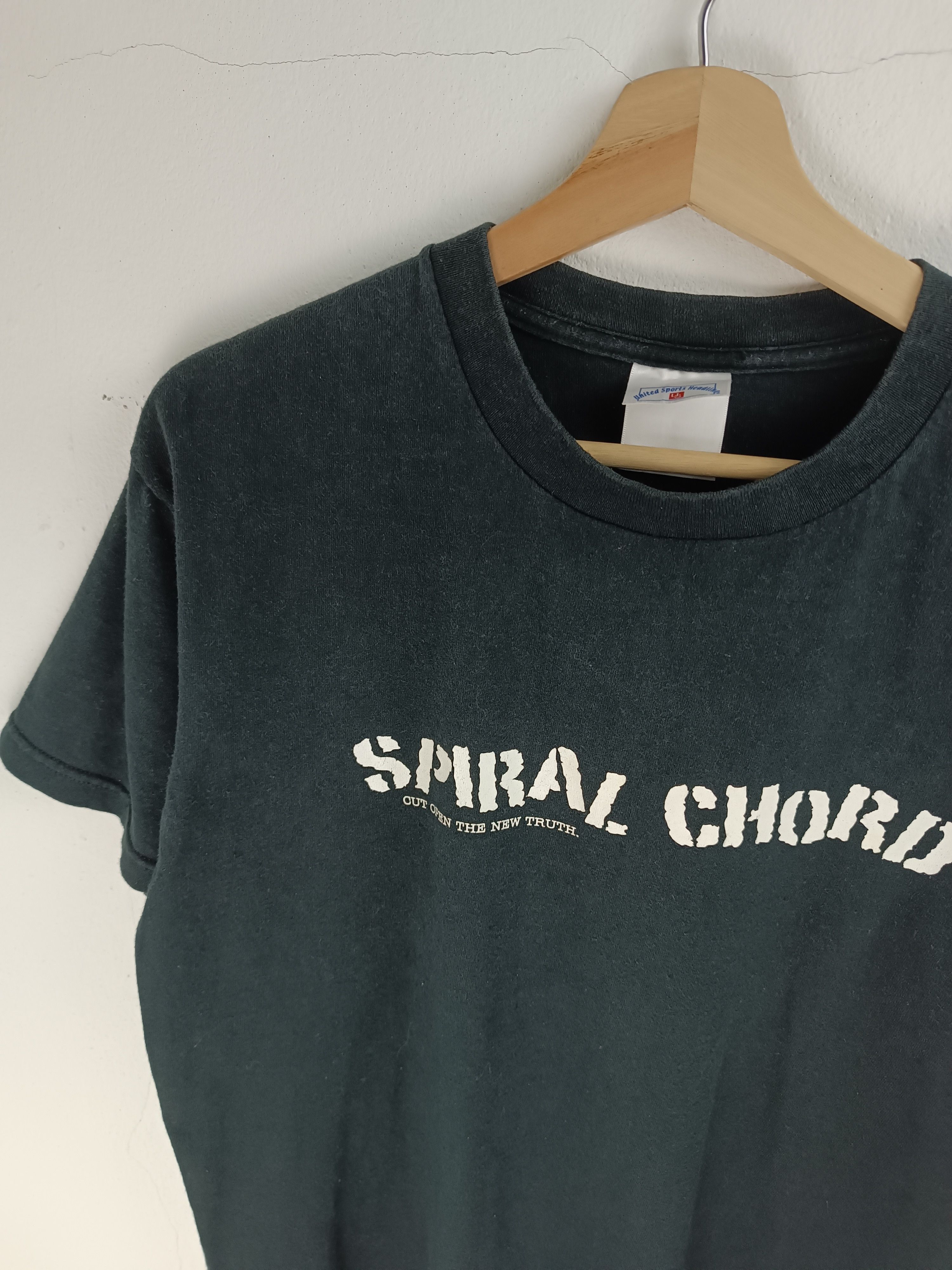 Band Tees RARE🔥VINTAGE 2000s SPIRAL CHORD JAPANESE PUNK BAND Size US M / EU 48-50 / 2 - 5 Thumbnail