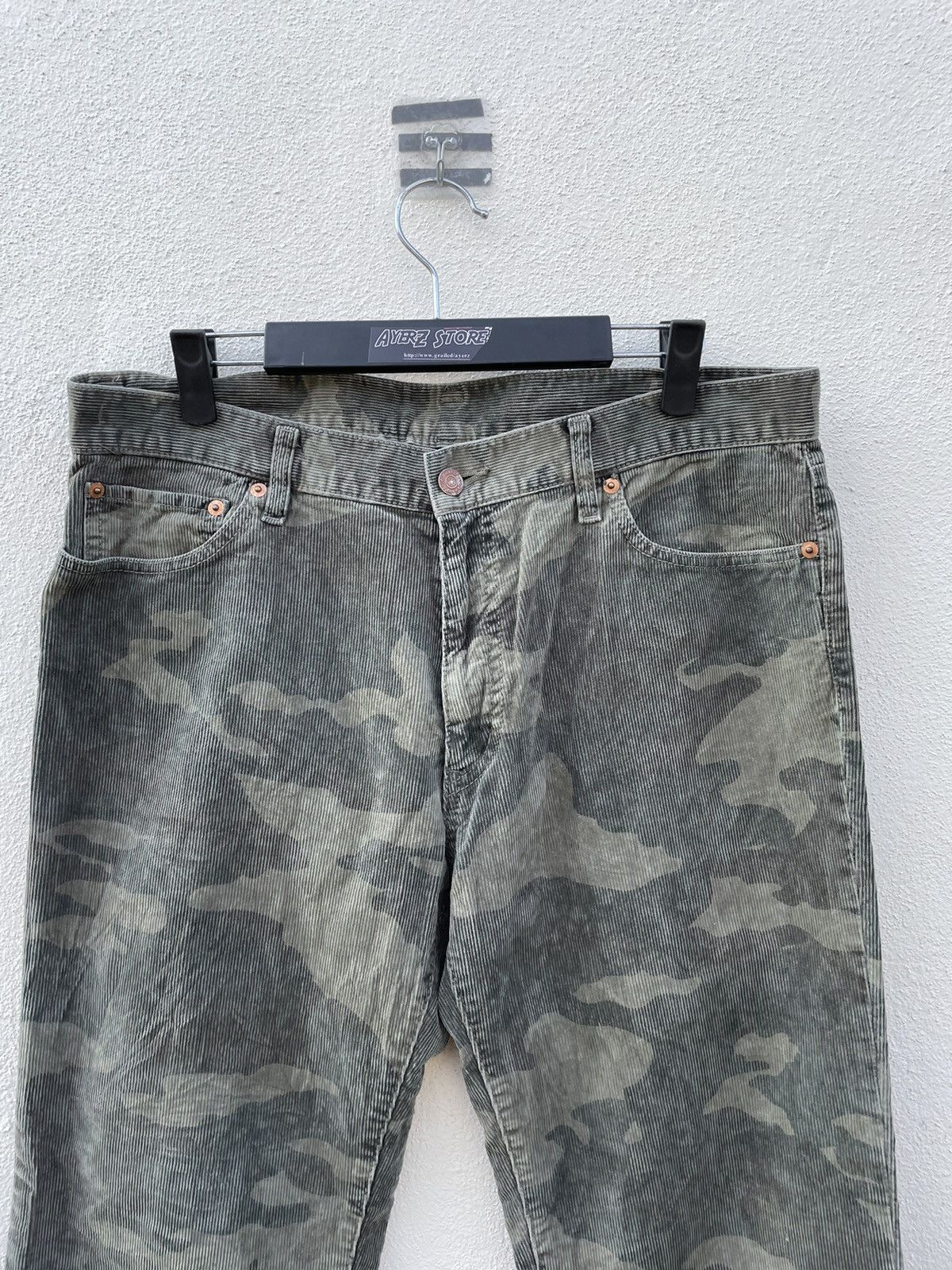Uniqlo Uniqlo Camouflaged Corduroy Jeans Size US 34 / EU 50 - 2 Thumbnail