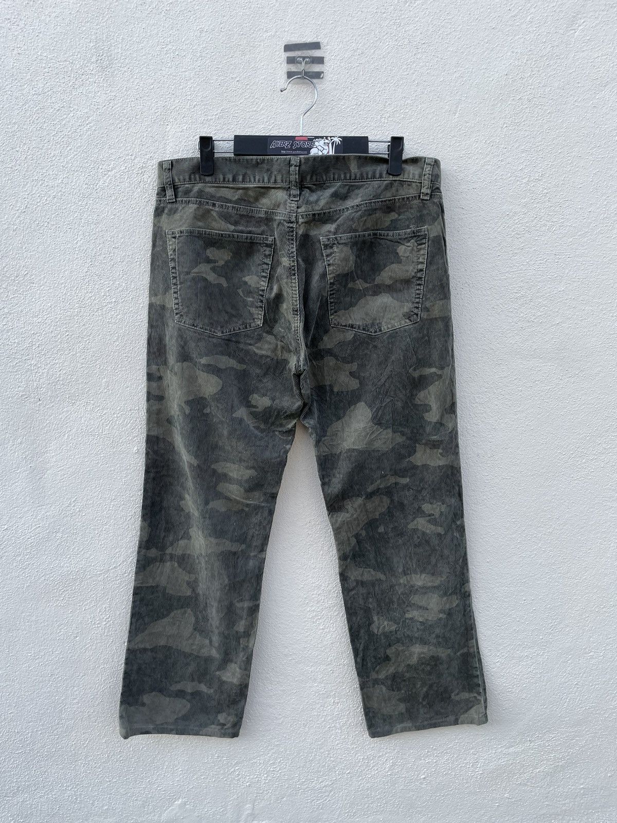 Uniqlo Uniqlo Camouflaged Corduroy Jeans Size US 34 / EU 50 - 6 Thumbnail