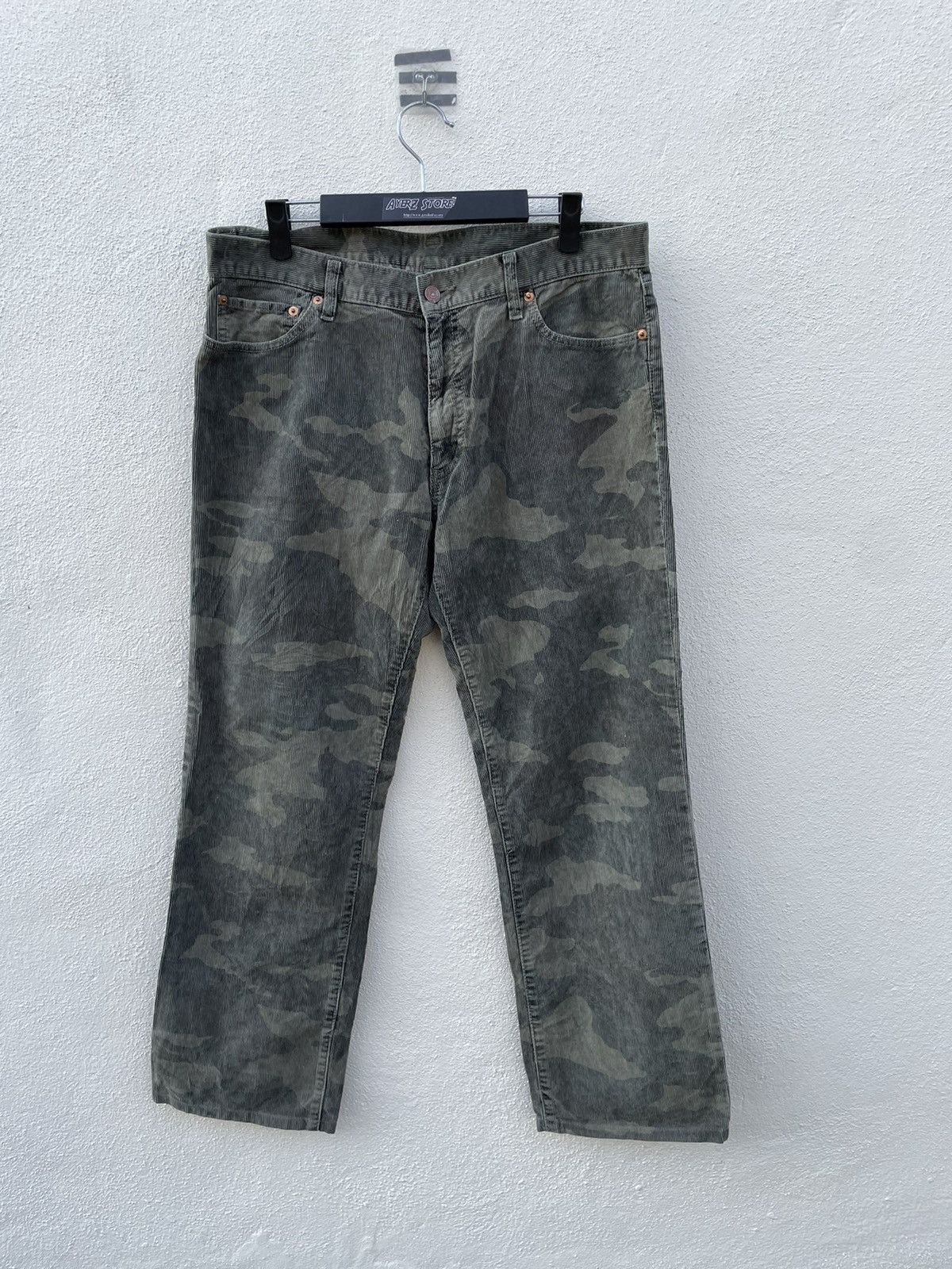 Uniqlo Uniqlo Camouflaged Corduroy Jeans Size US 34 / EU 50 - 1 Thumbnail