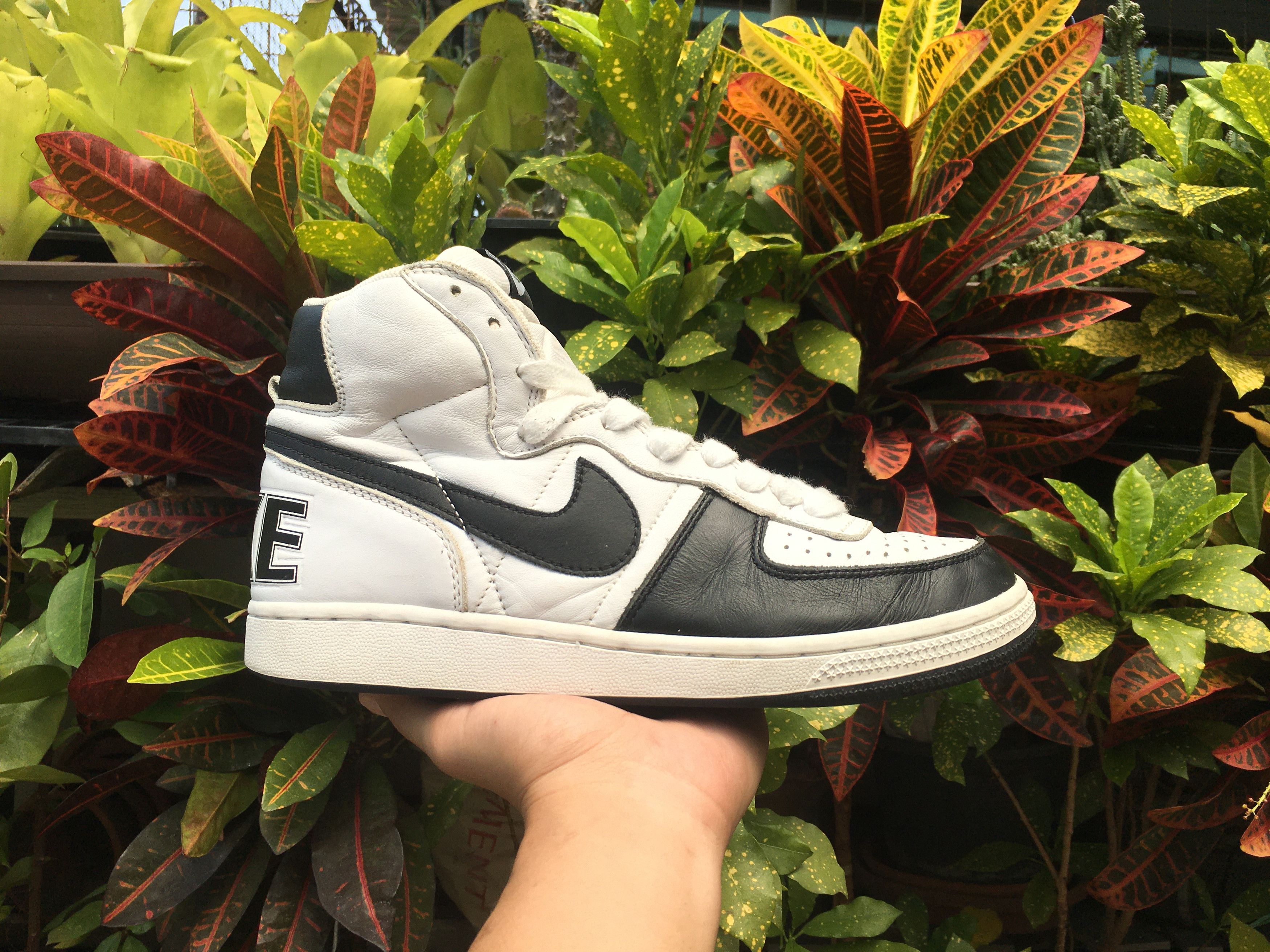 Nike × Vintage Vintage Nike Terminator High OG Black White Panda 2004 Size US 9.5 / EU 42-43 - 16 Thumbnail