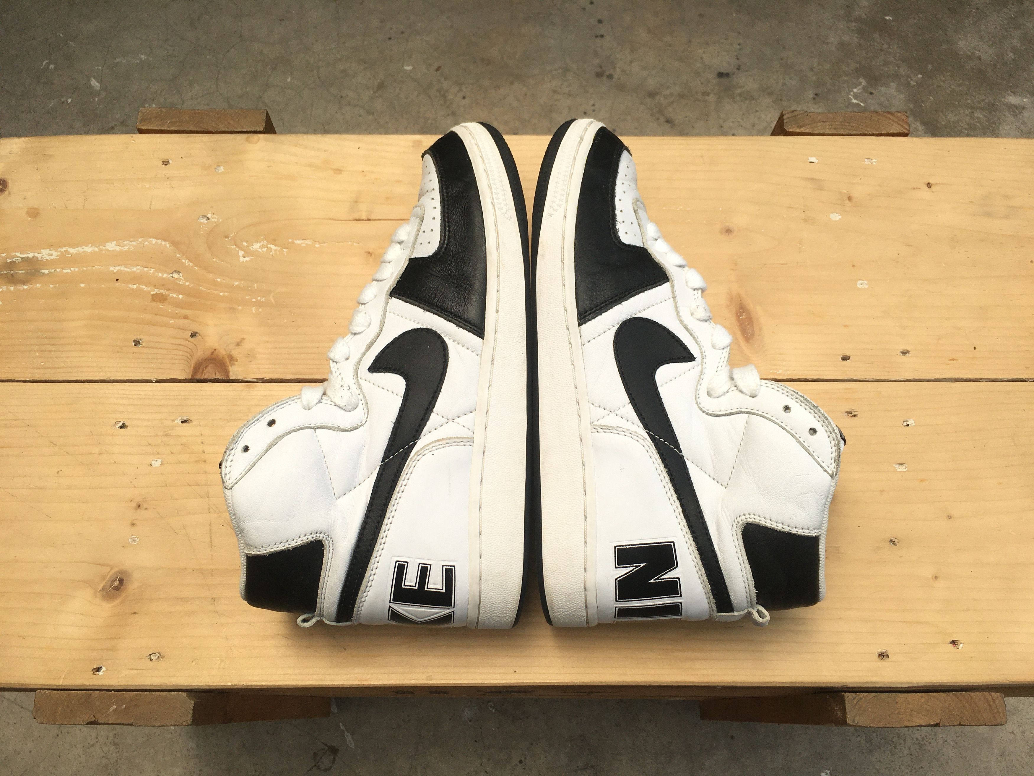 Nike × Vintage Vintage Nike Terminator High OG Black White Panda 2004 Size US 9.5 / EU 42-43 - 13 Thumbnail