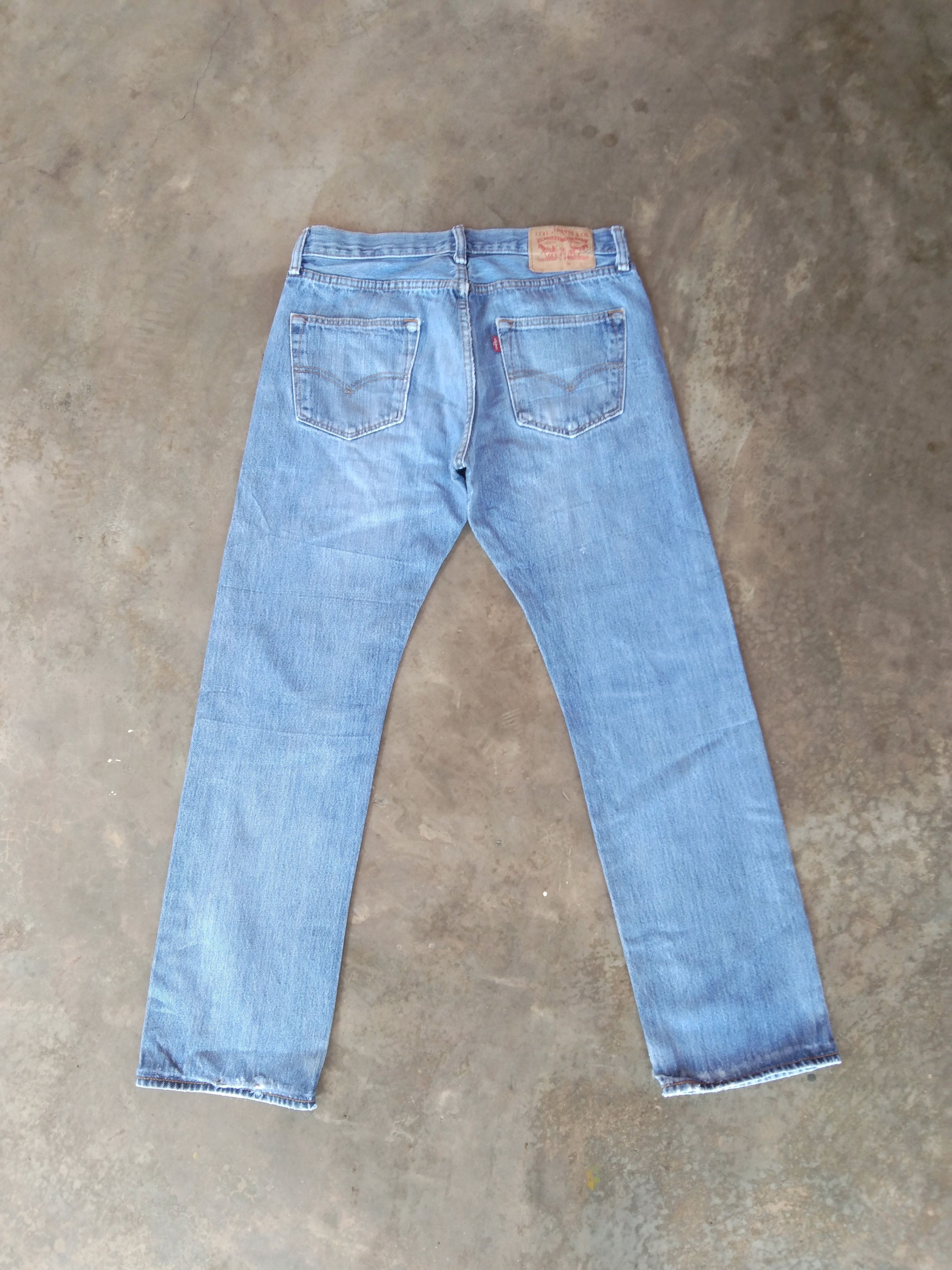 Levi's Vintage Levi's 501 Light Blue Wash Distressed Jeans 30x28 Size US 30 / EU 46 - 2 Thumbnail